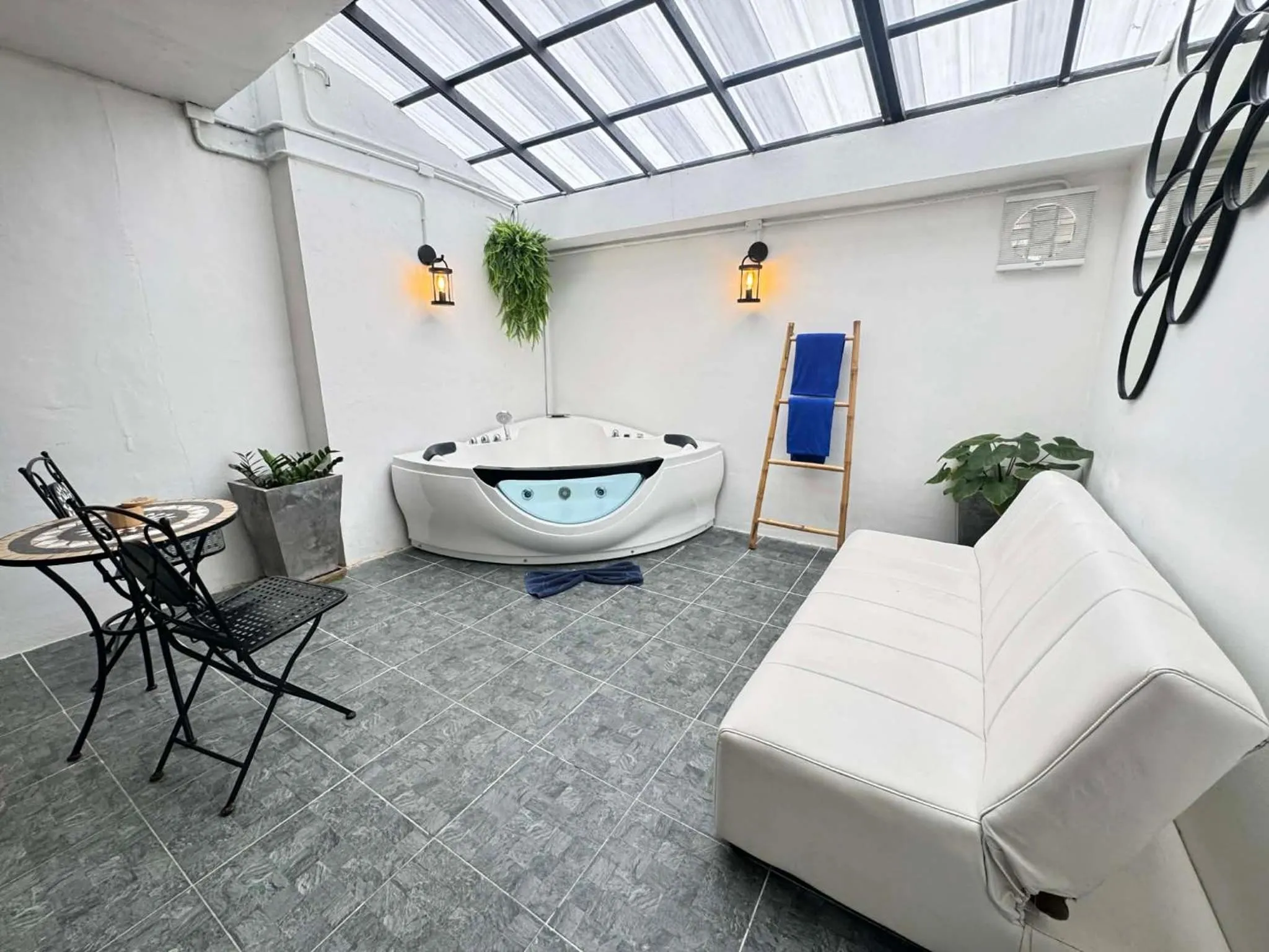 Hot Tub in The Nest Resort Patong