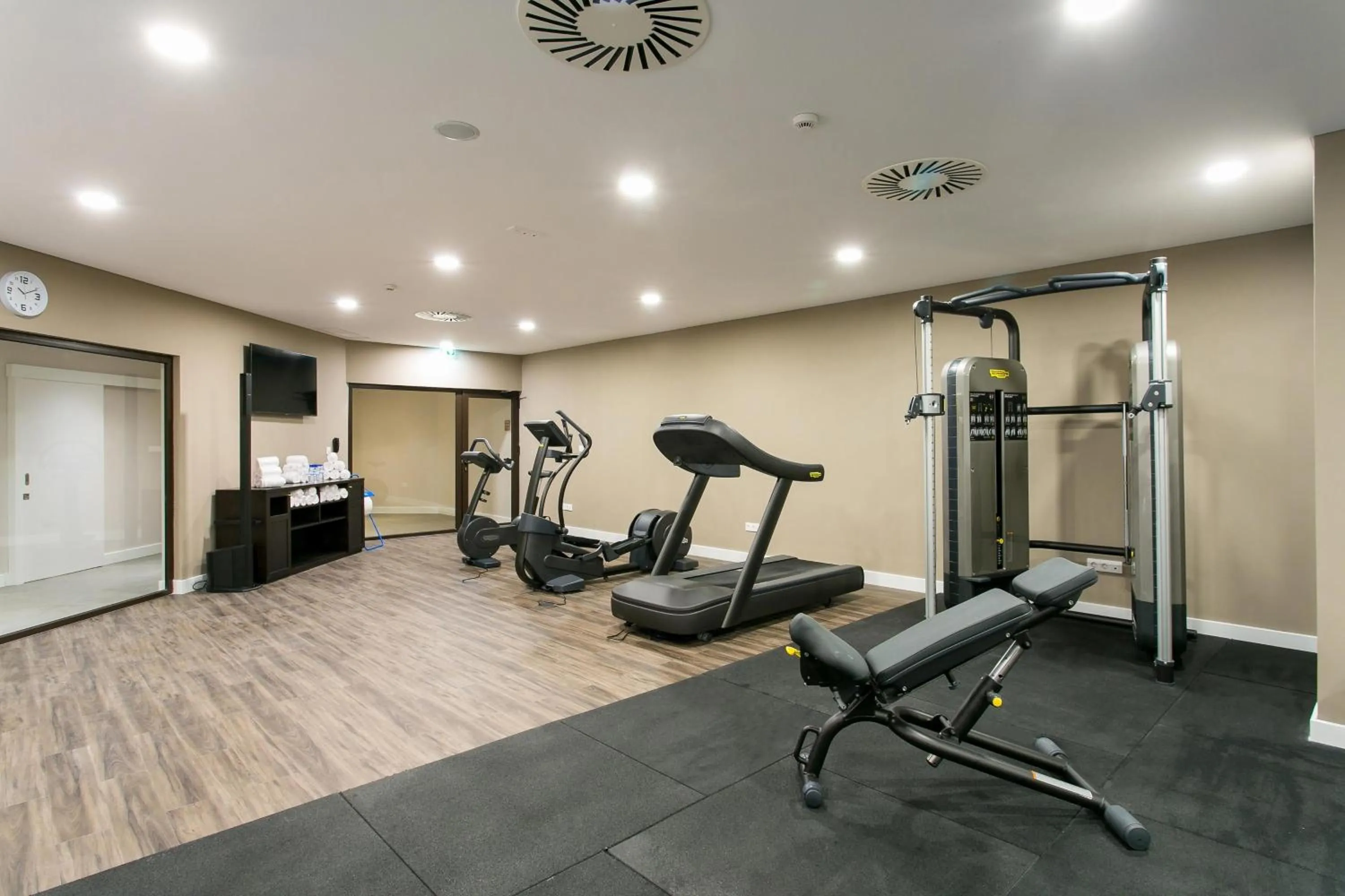 Fitness centre/facilities in Four Points by Sheraton Sesimbra