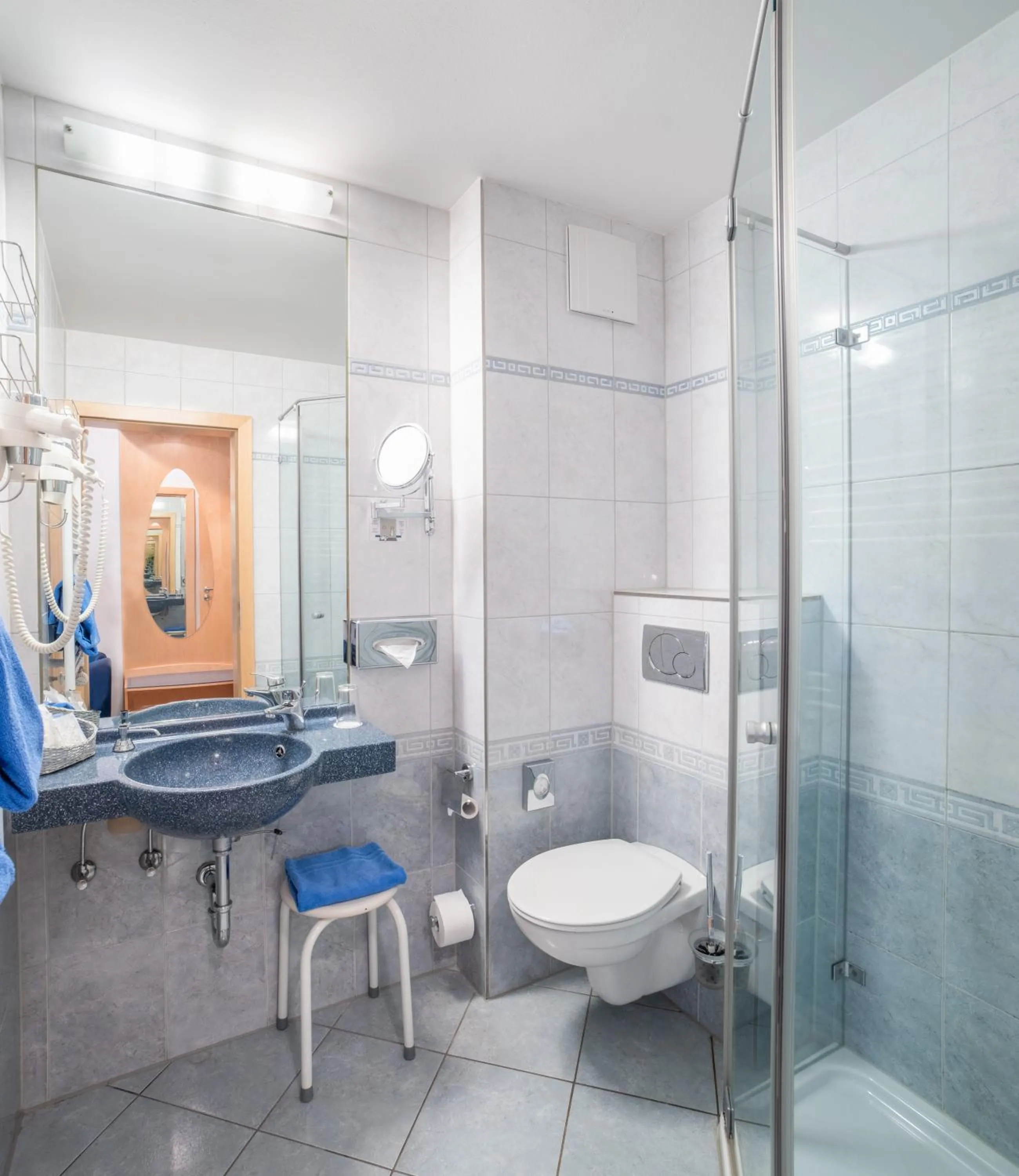 Shower in Hotel Atrium Garni