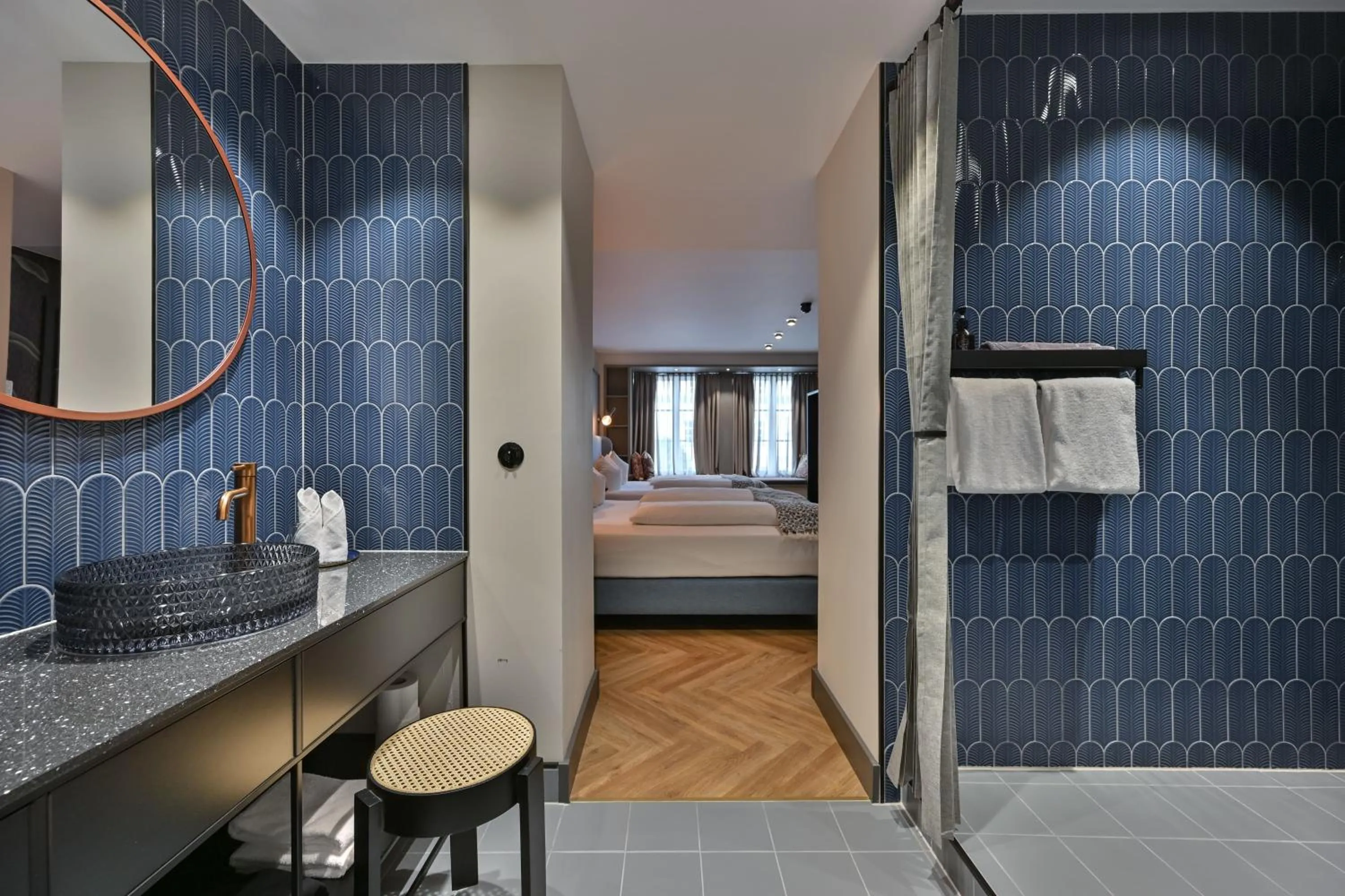 Bathroom, Bed in Hotel Sonne