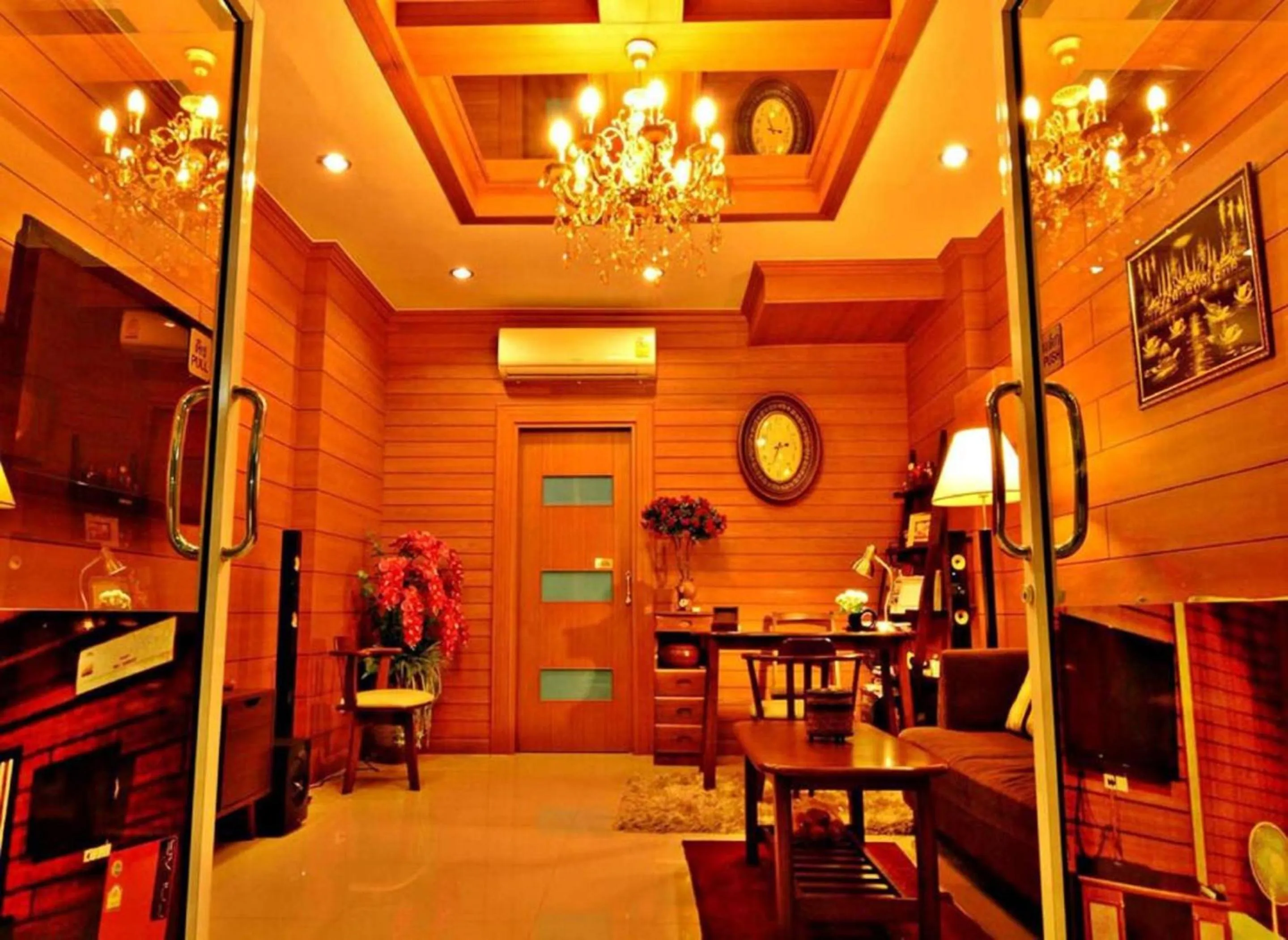 Lobby or reception in Be Rich Hotel