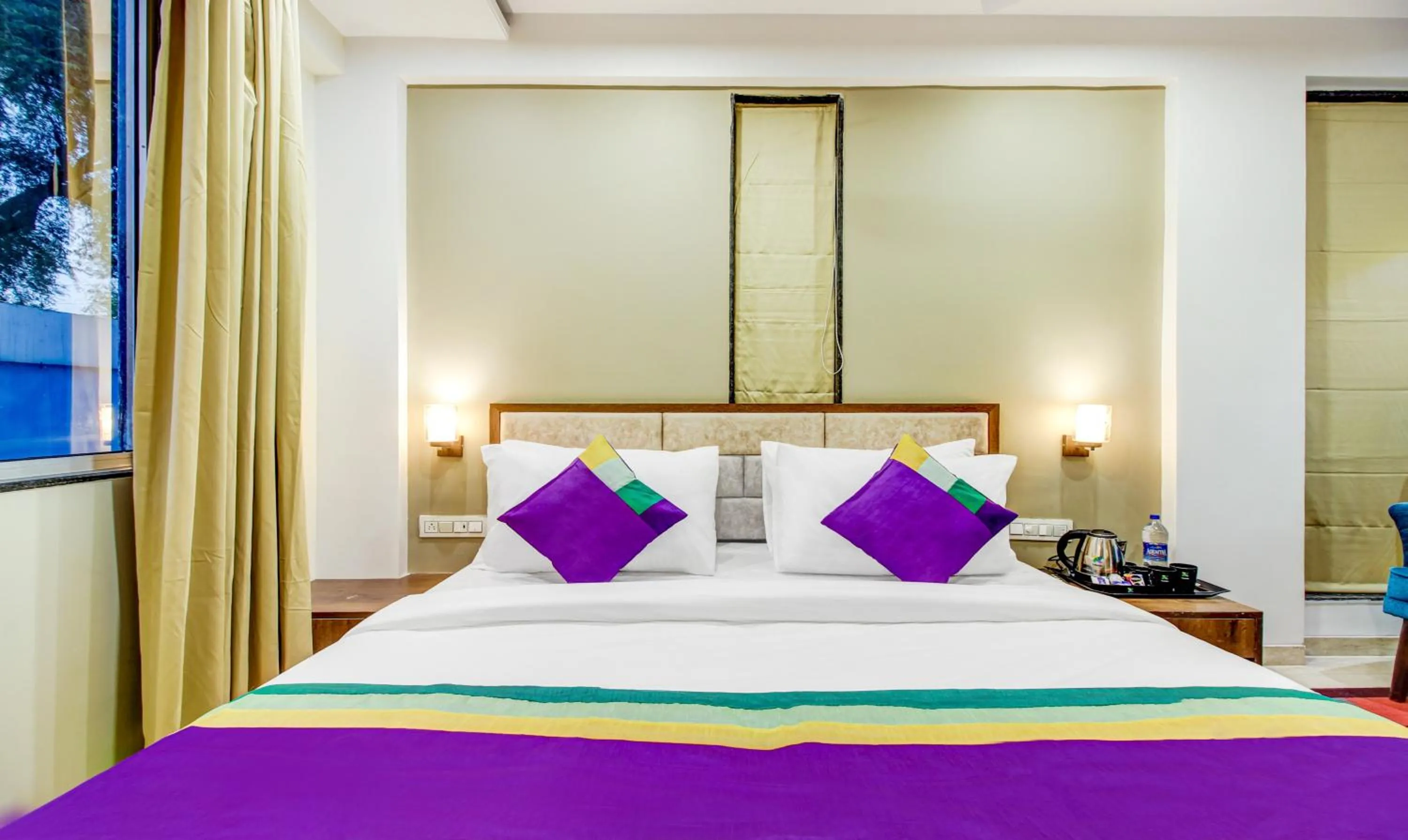 Bedroom, Bed in Treebo The Pavilion, Railway Station