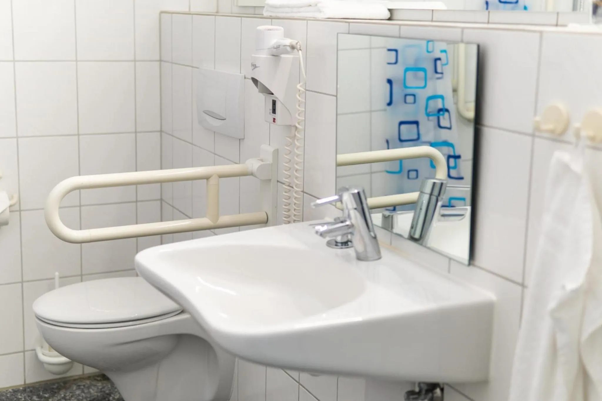 Facility for disabled guests in Hotel am Schloß