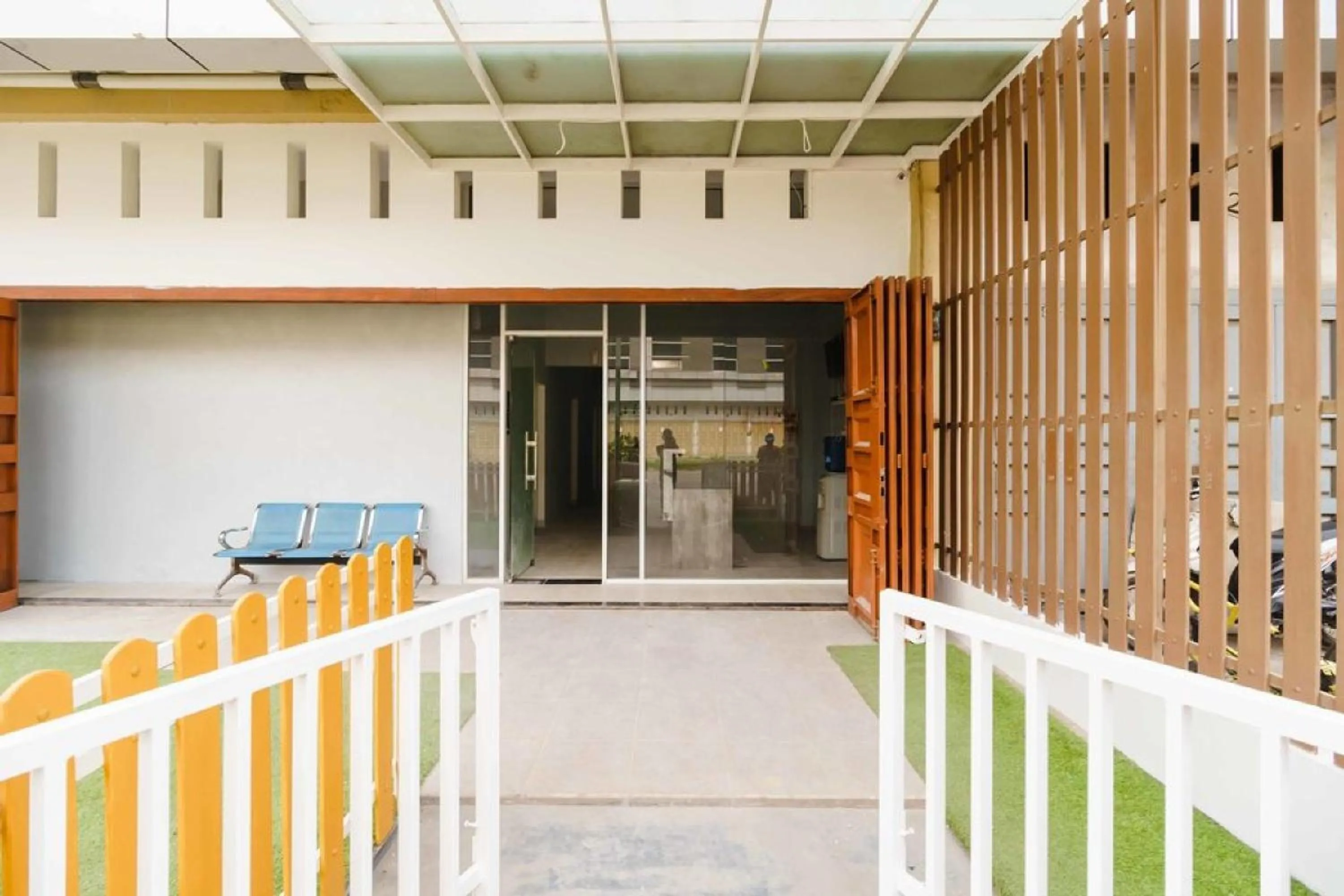 Lobby or reception in RedDoorz @ Helvetia Medan 2