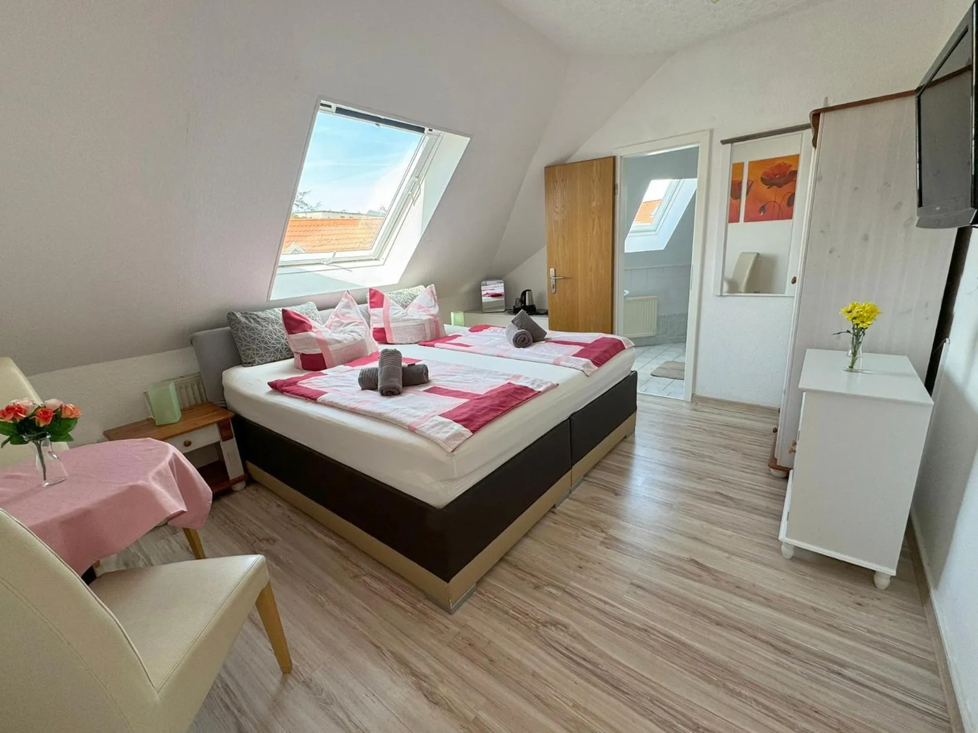 Photo of the whole room, Bed in Hotel Nordlicht