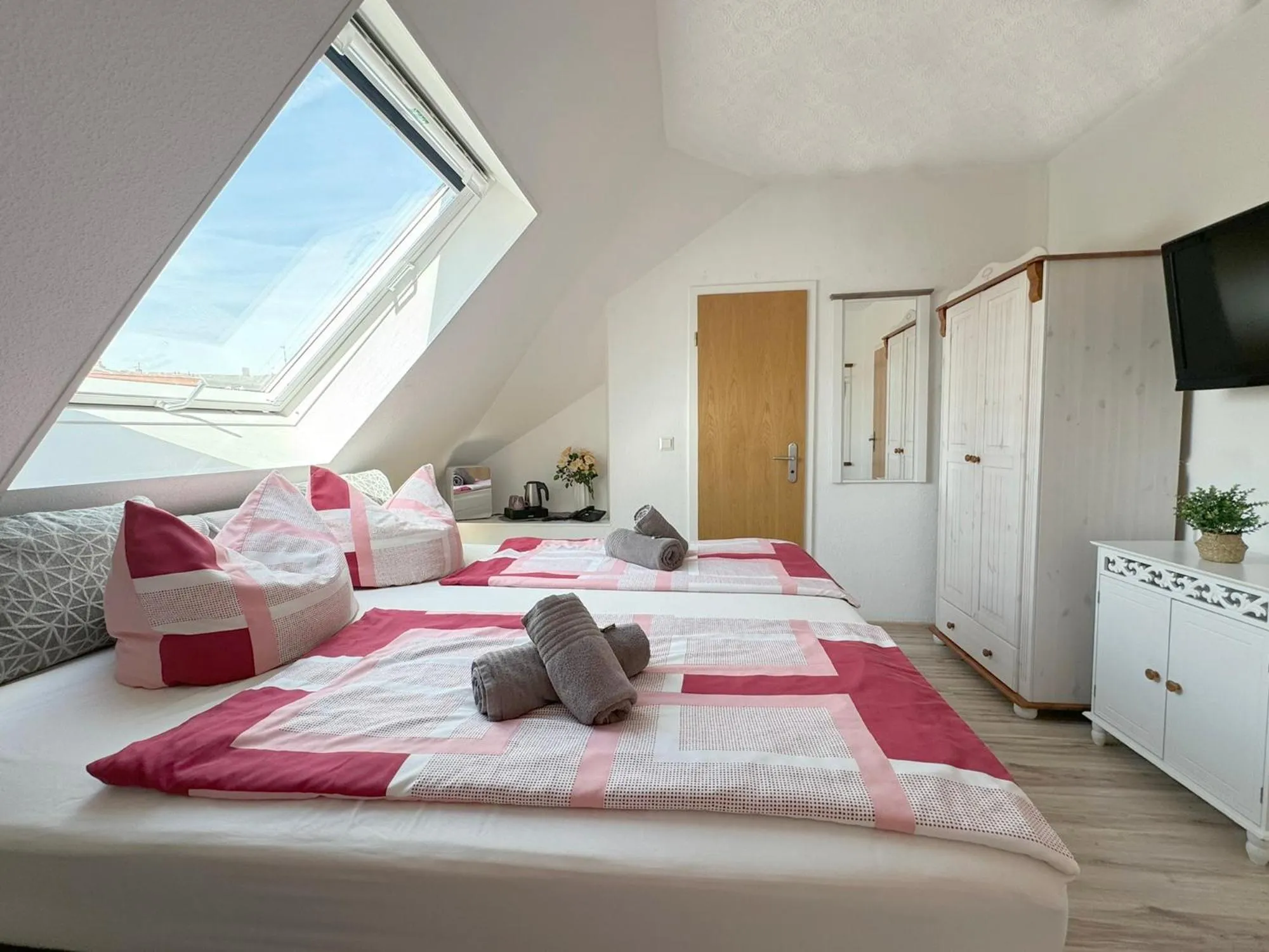 Photo of the whole room, Bed in Hotel Nordlicht