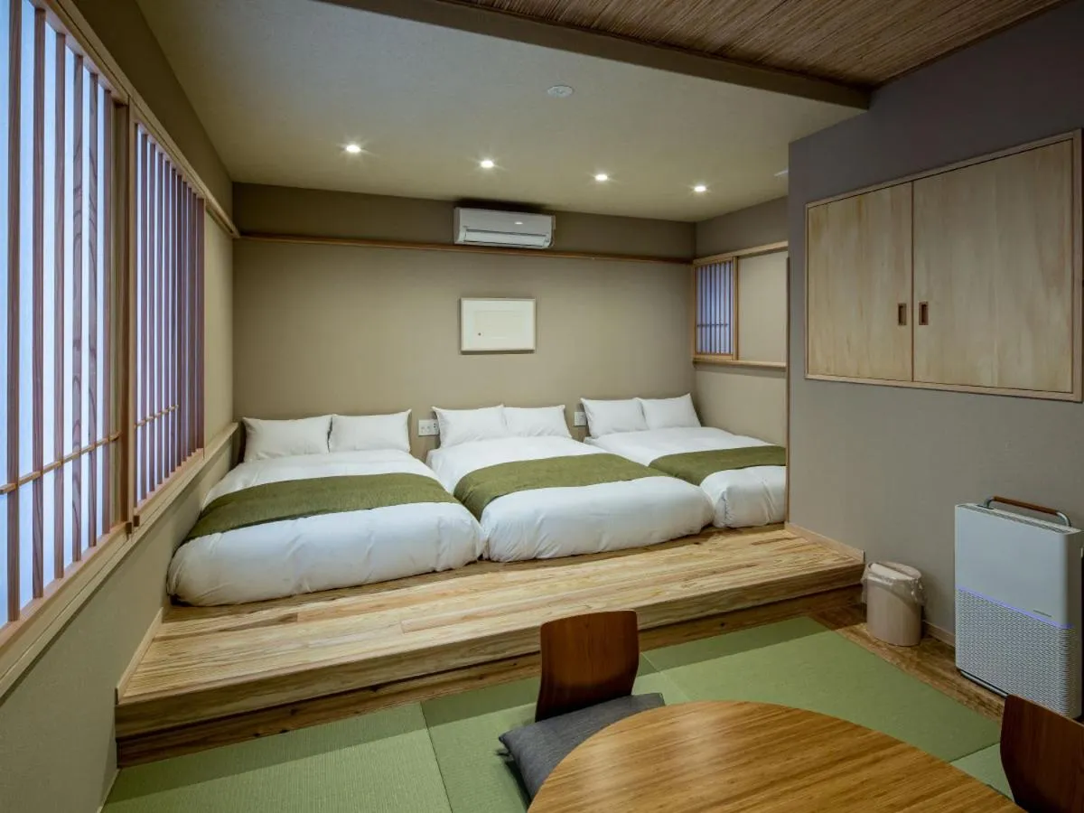 Photo of the whole room, Bed in Hakata-no-Yado Tsurezure-Ann