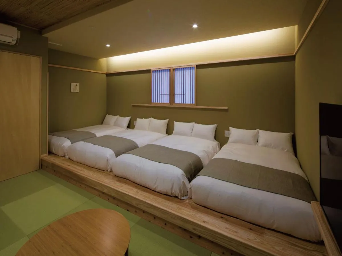 Photo of the whole room, Bed in Hakata-no-Yado Tsurezure-Ann