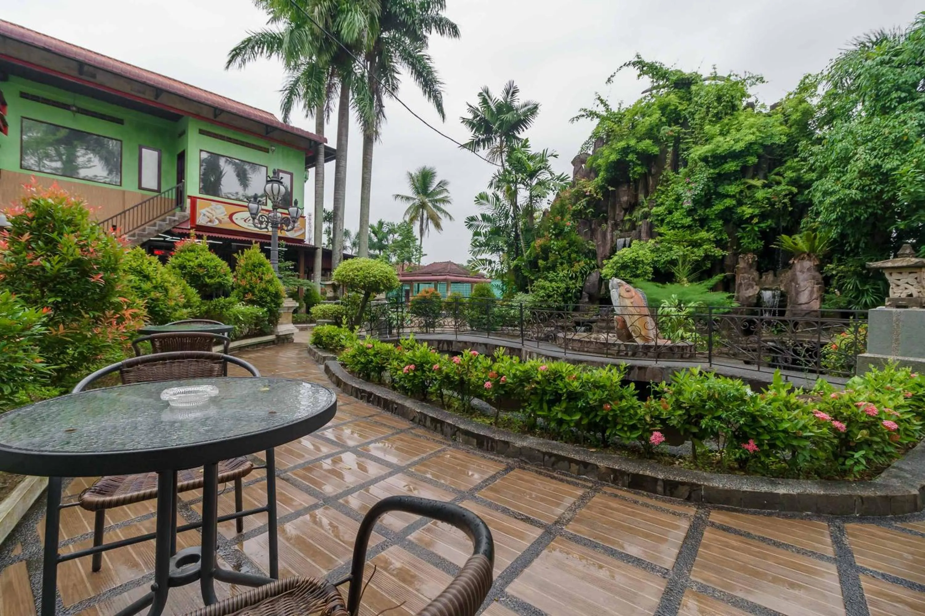 RedDoorz Plus @ Setiabudi Medan 4