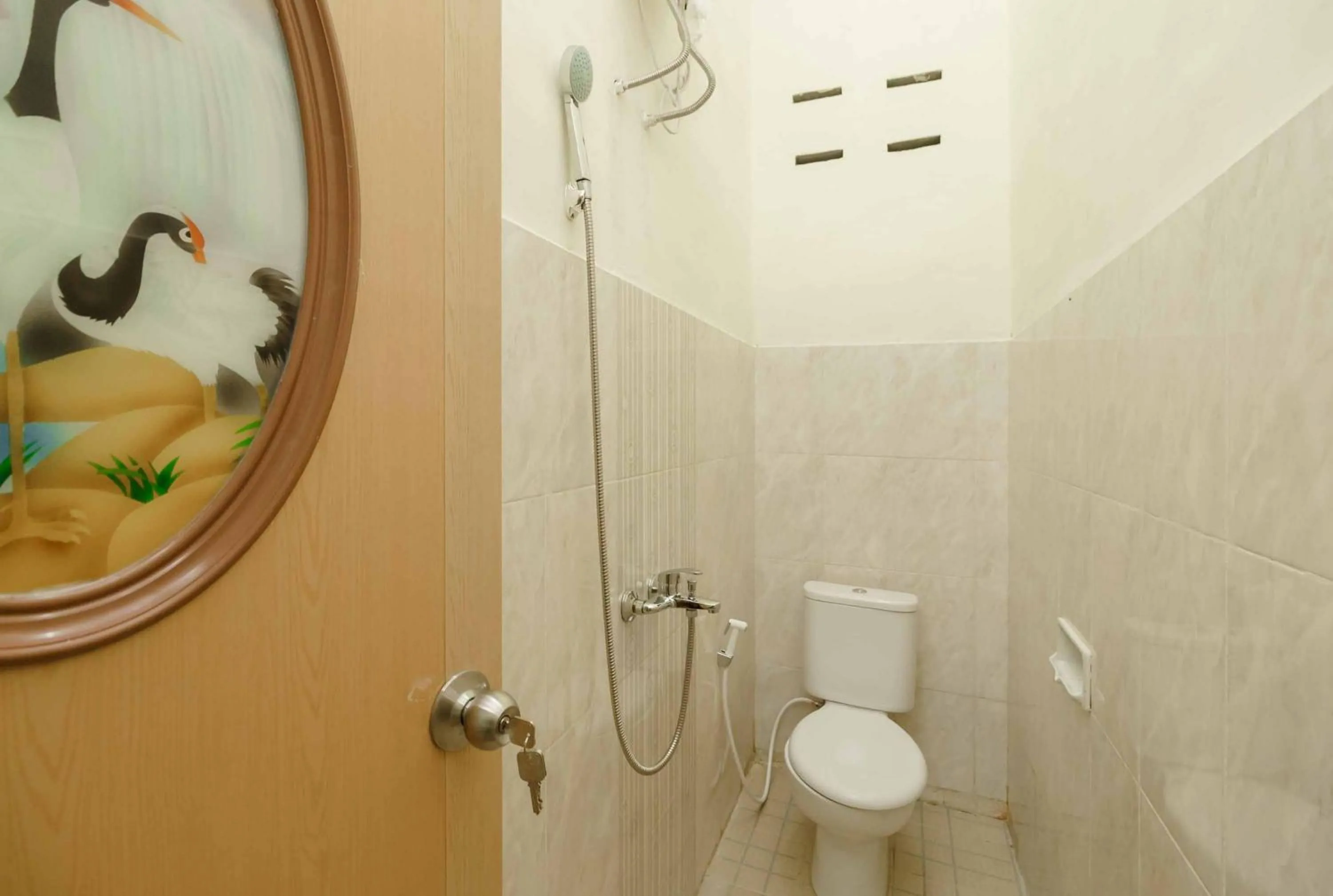 Bathroom in RedDoorz Plus @ Setiabudi Medan 4