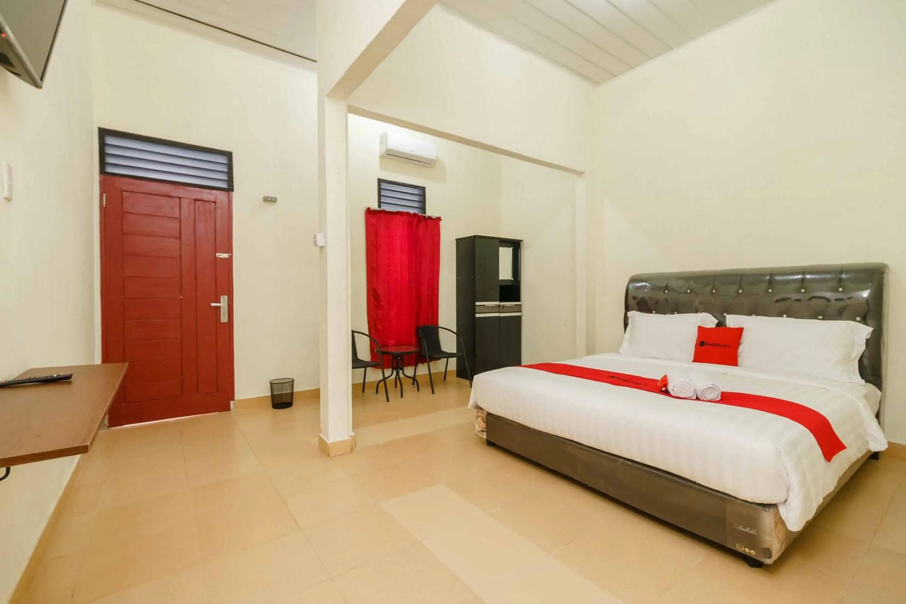 Bed in RedDoorz Plus @ Setiabudi Medan 4