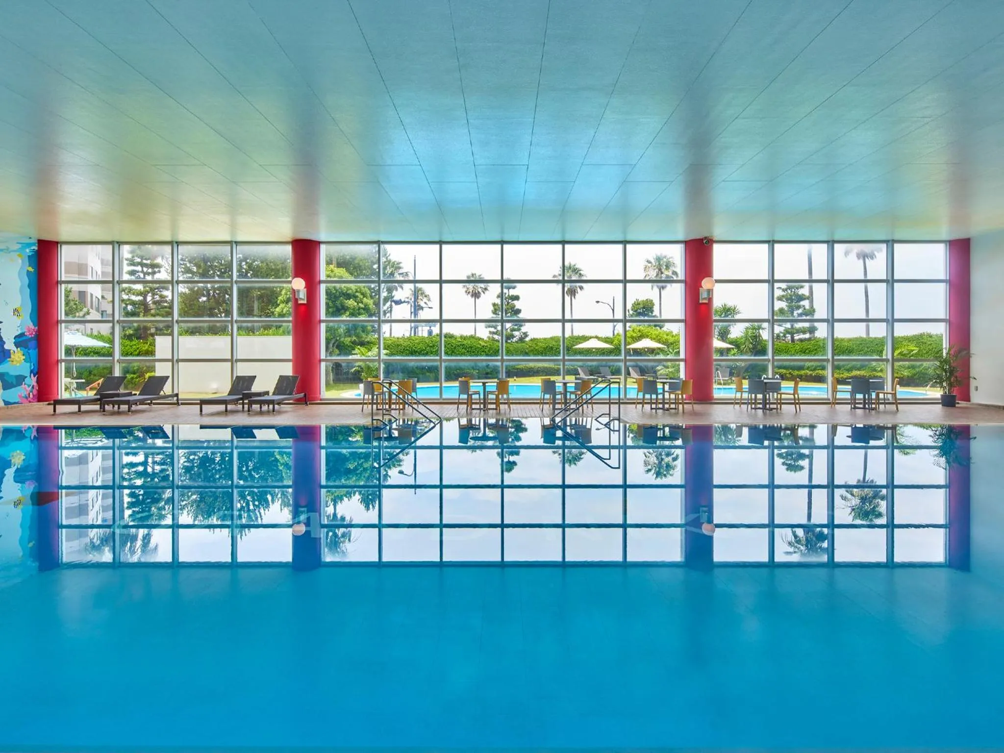 Swimming pool in Grand Nikko Tokyo Bay Maihama