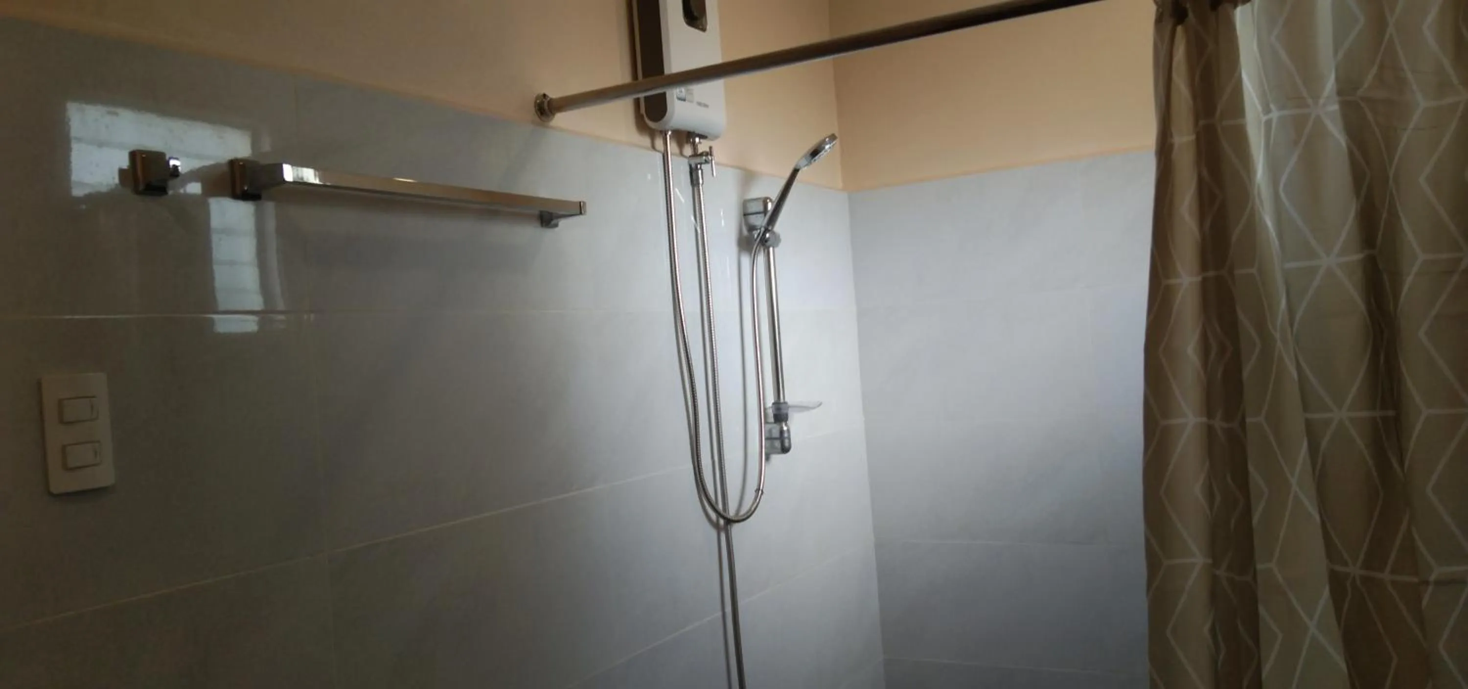 Shower in Claytown Pension House