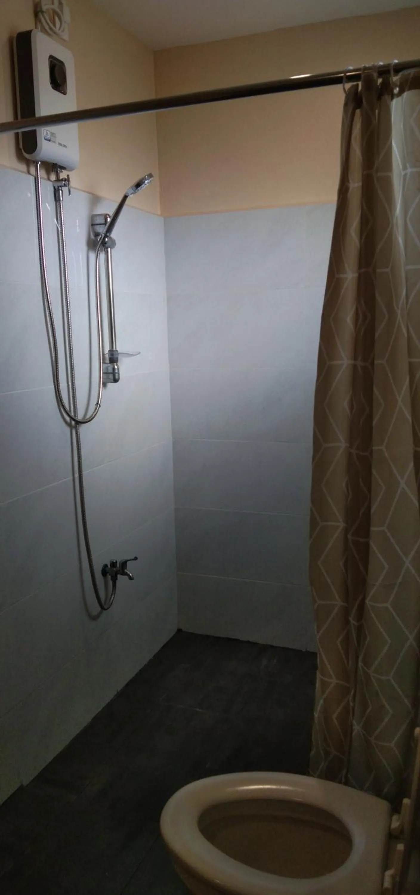 Shower in Claytown Pension House