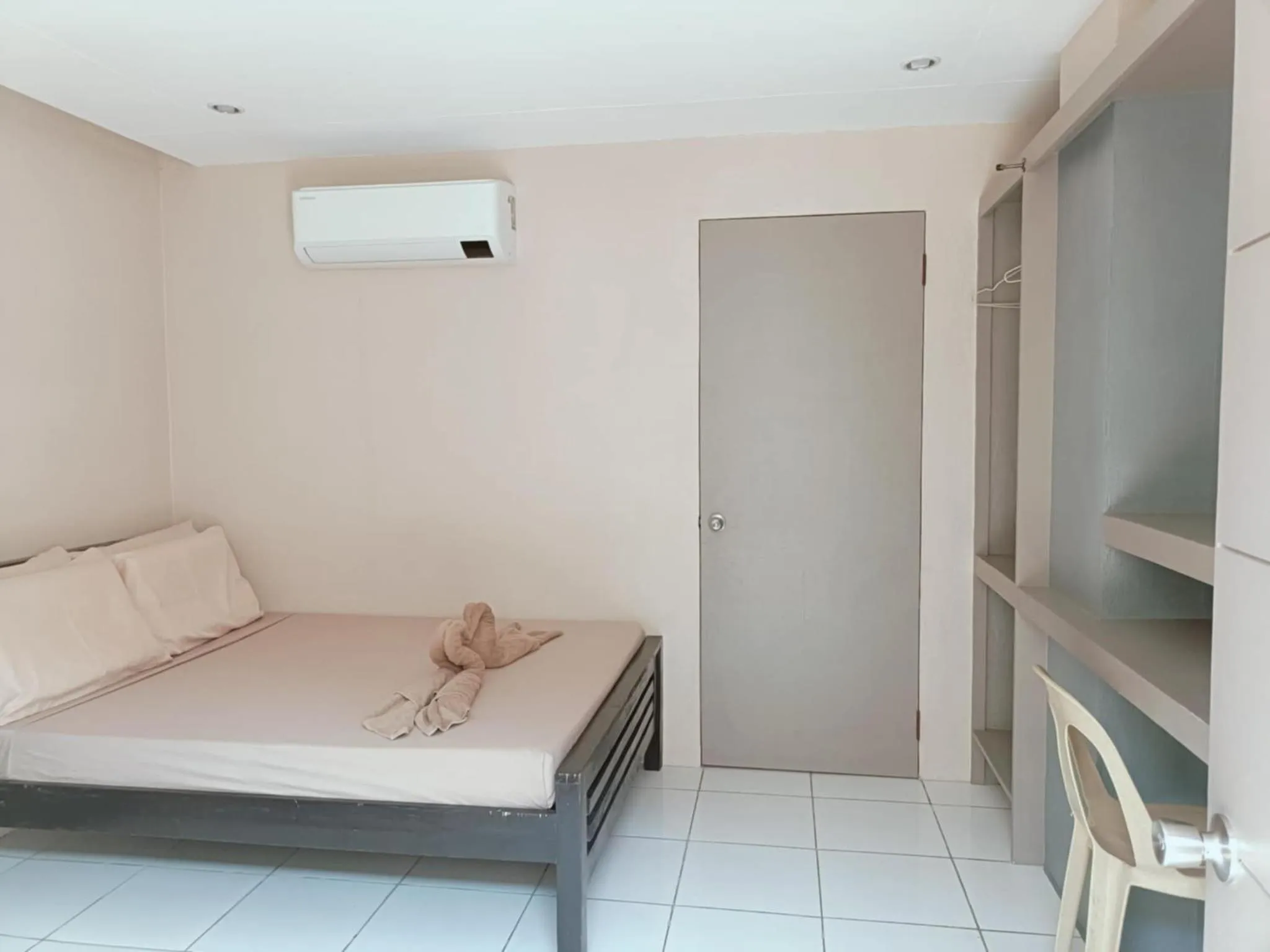 Bed in Claytown Pension House