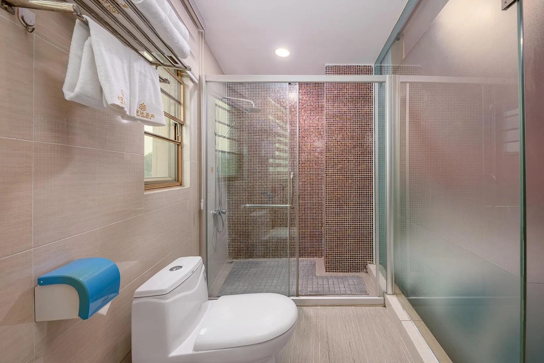 Shower in Frida Hotels Guangzhou Baiyun International airport