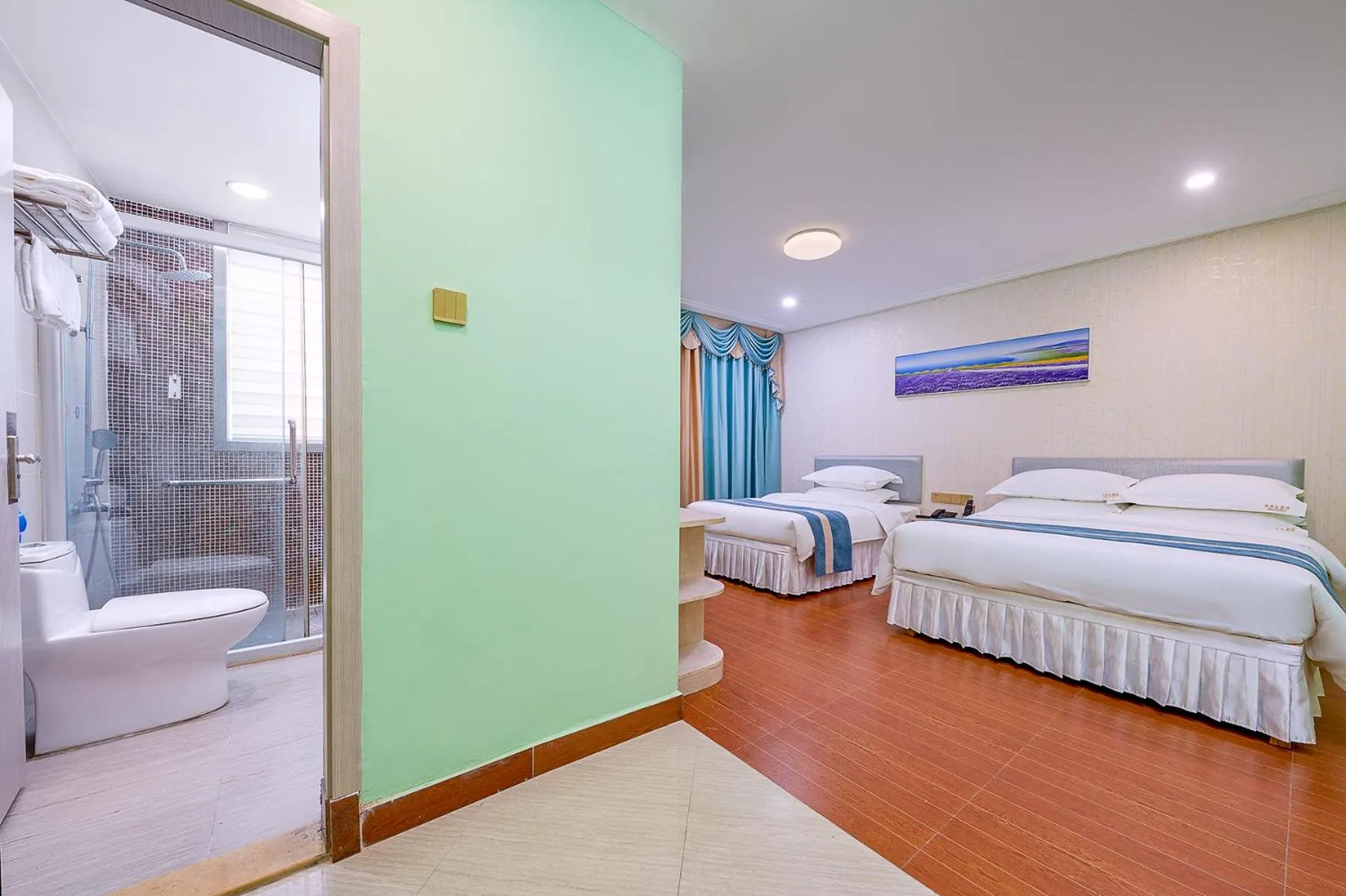 Bed in Frida Hotels Guangzhou Baiyun International airport