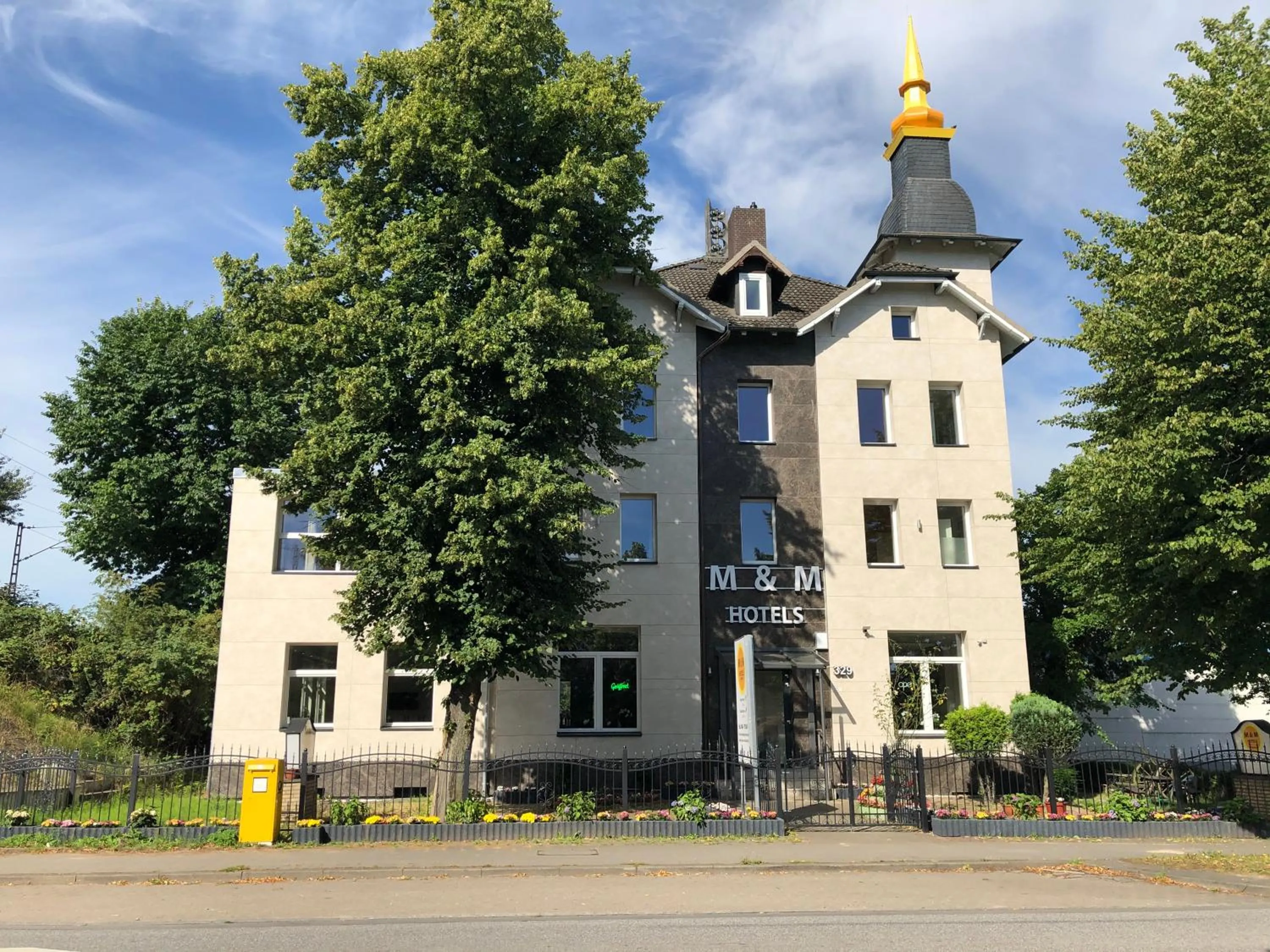 Property building in M&M Hotel - Wilhelmsburg