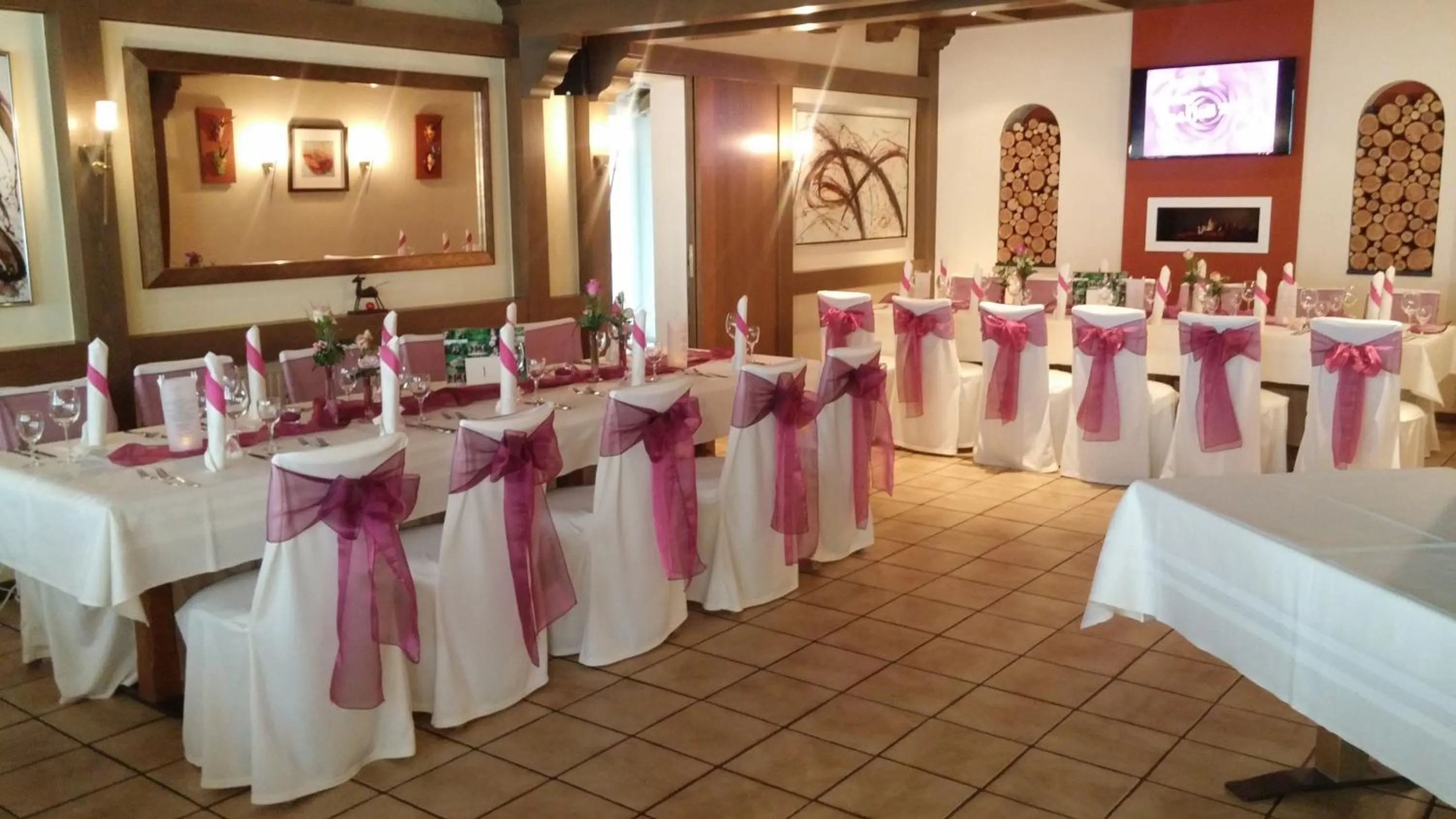 Restaurant/places to eat in Hotel Hirsch