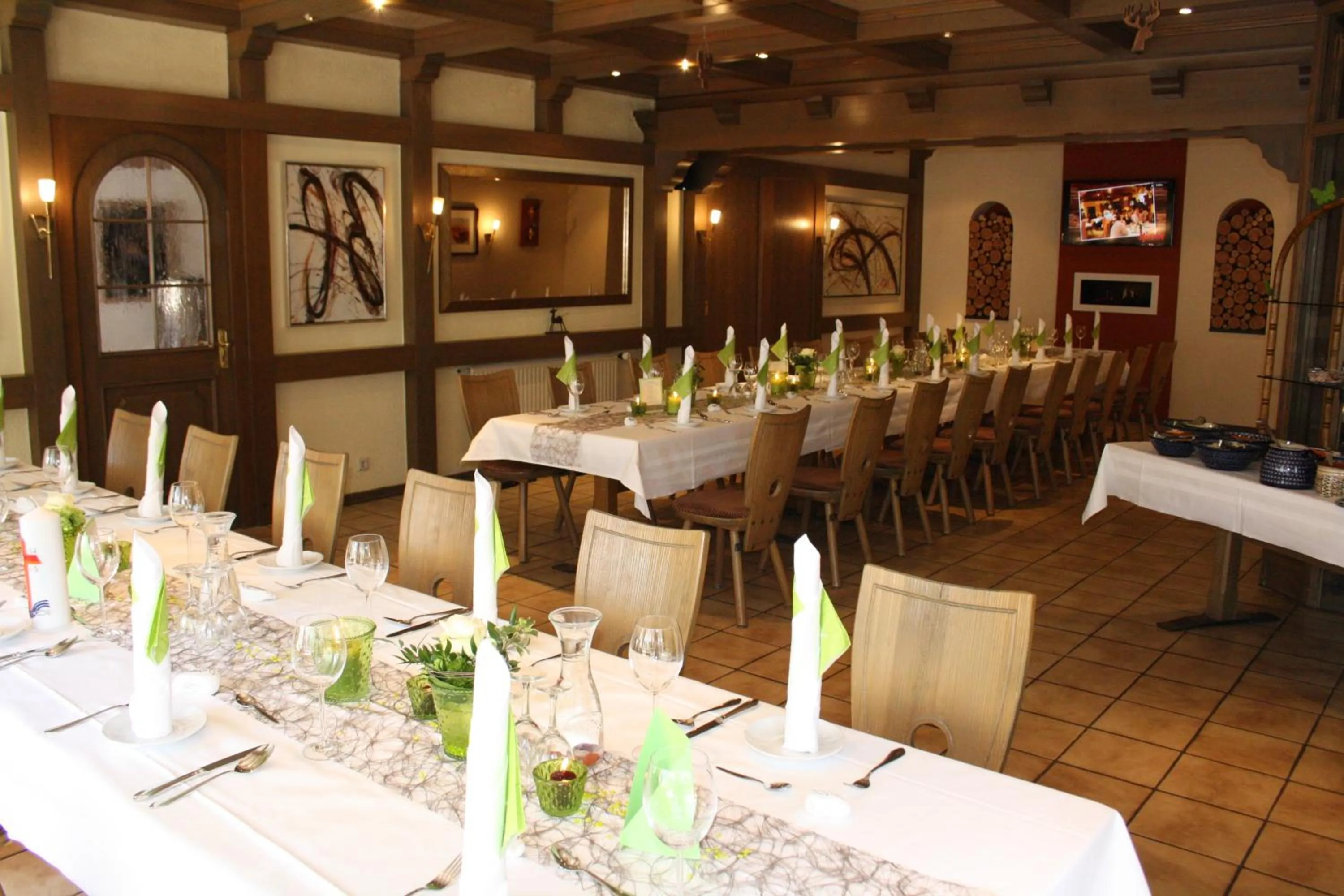 Restaurant/places to eat in Hotel Hirsch