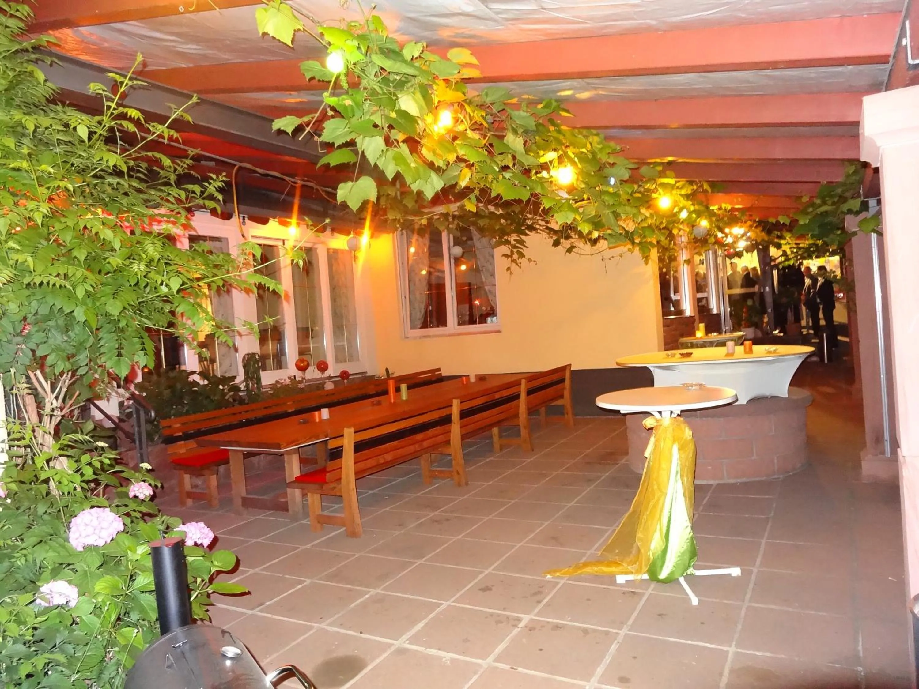 Restaurant/places to eat in Hotel Hirsch