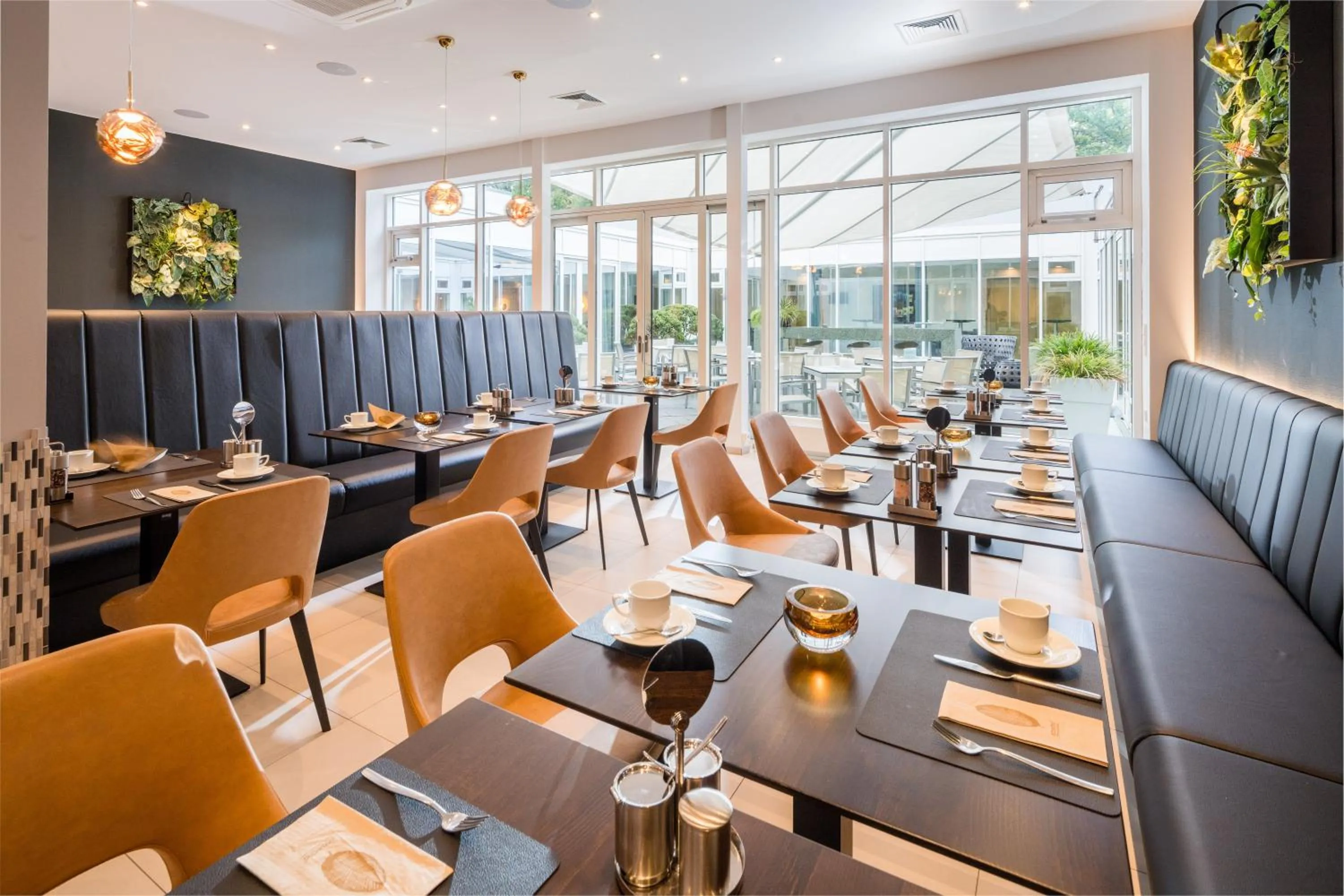 Restaurant/places to eat in Best Western Premier Parkhotel Kronsberg