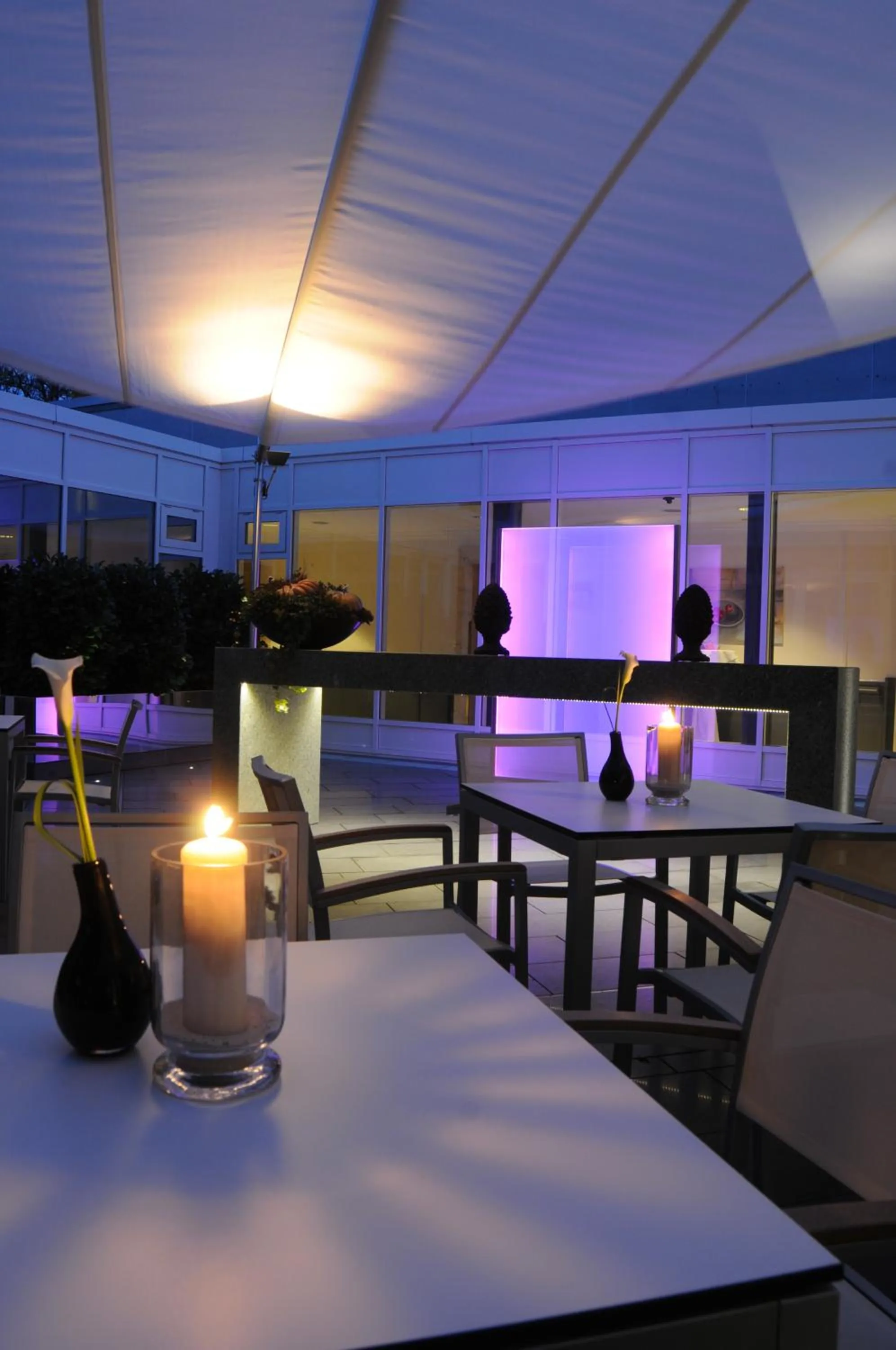 Patio in Best Western Premier Parkhotel Kronsberg