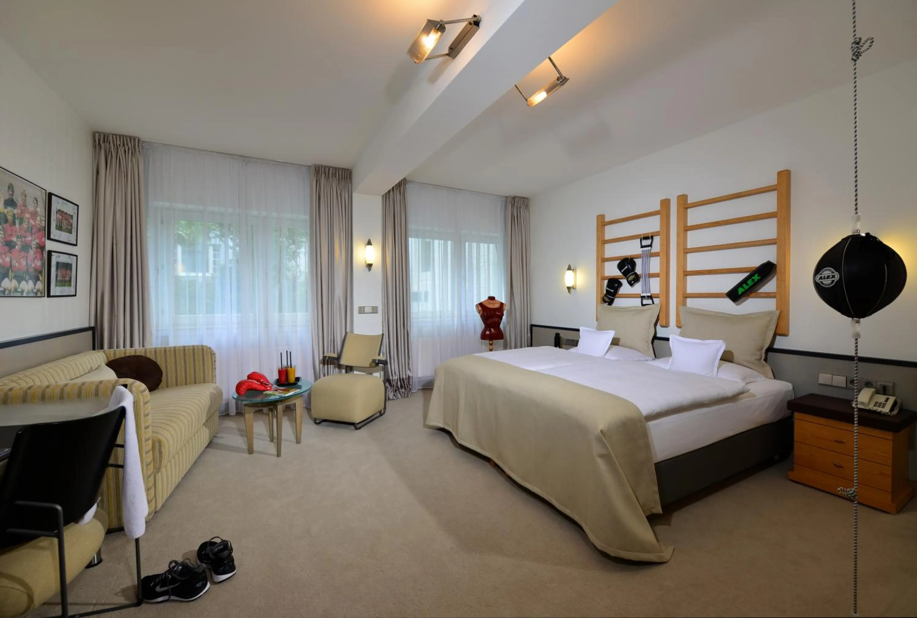 Photo of the whole room, Bed in Best Western Premier Parkhotel Kronsberg