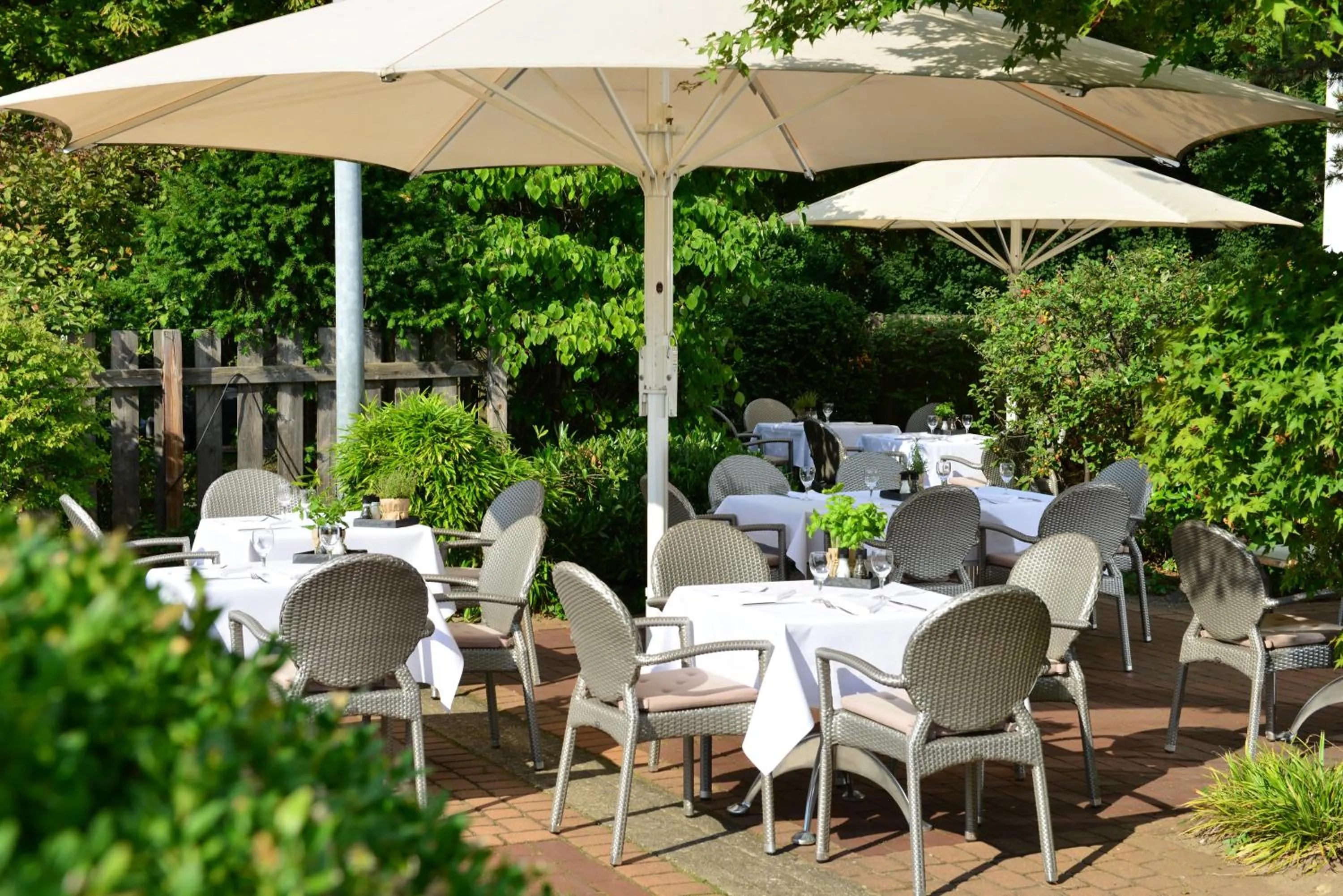 Restaurant/places to eat in Best Western Premier Parkhotel Kronsberg