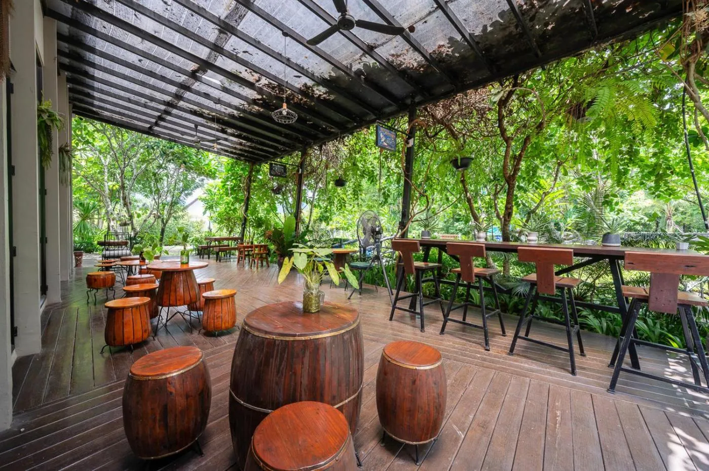 Restaurant/places to eat in At Rice Resort