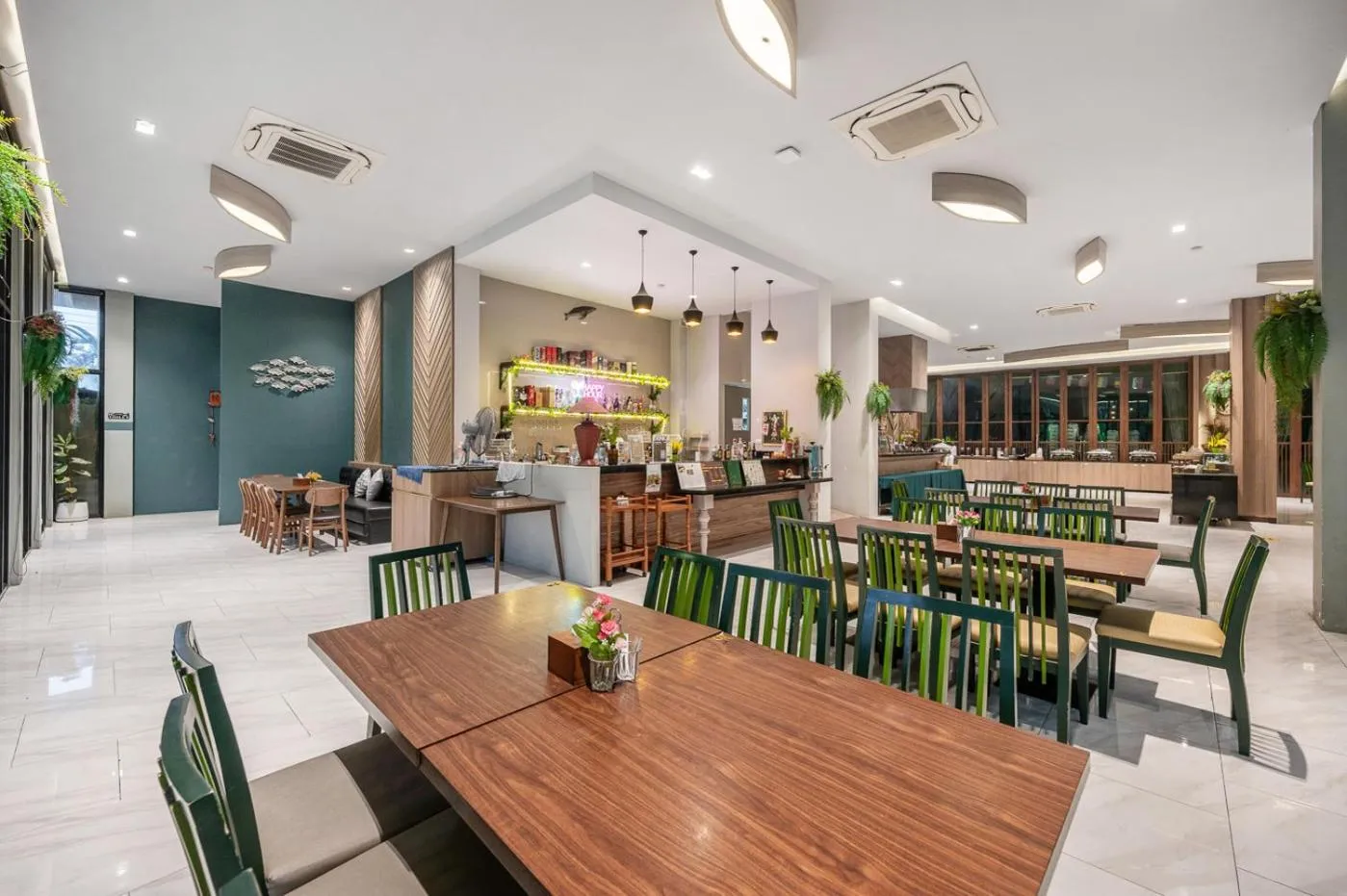 Restaurant/places to eat in At Rice Resort