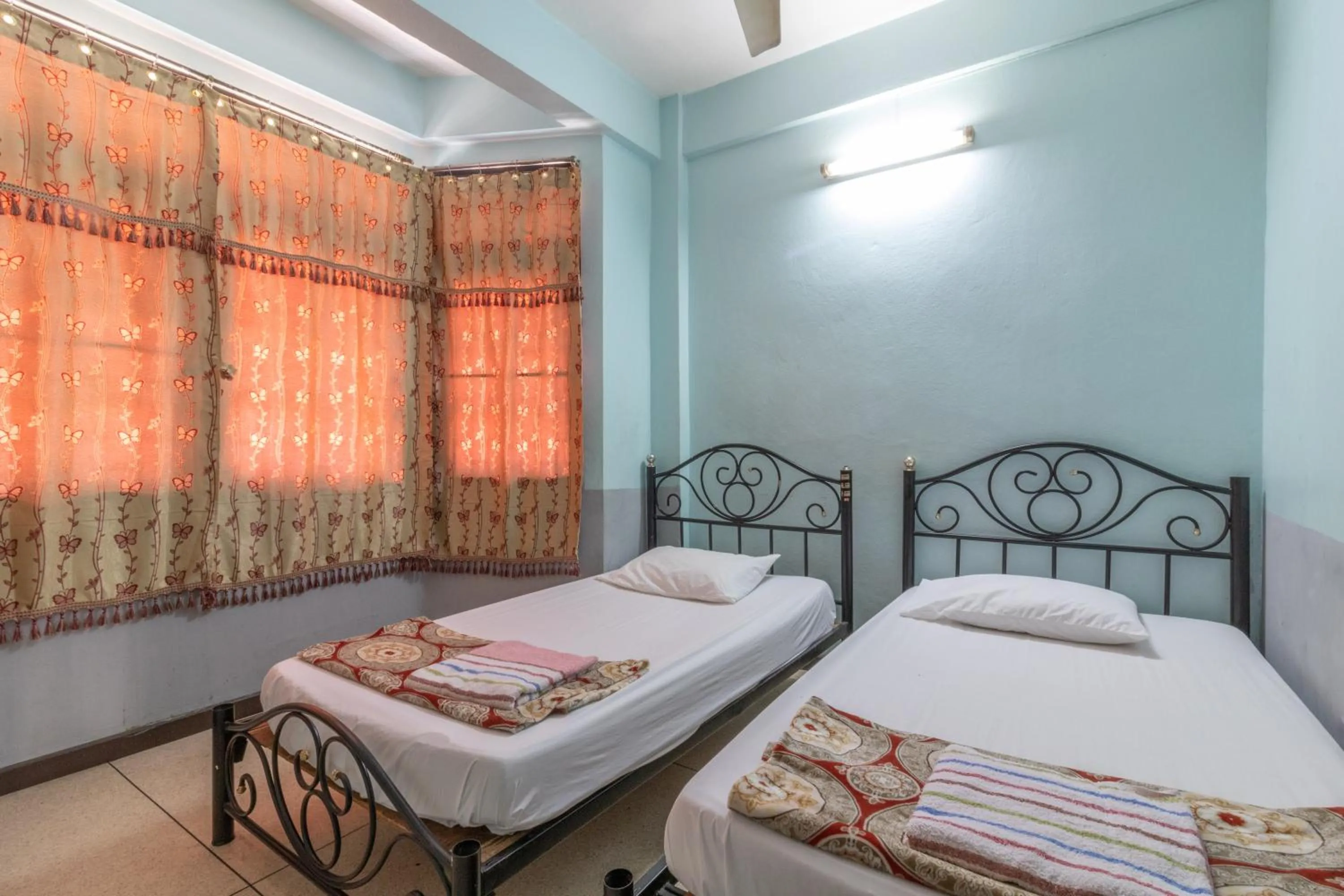 Bed in 7 Holder Guesthouse