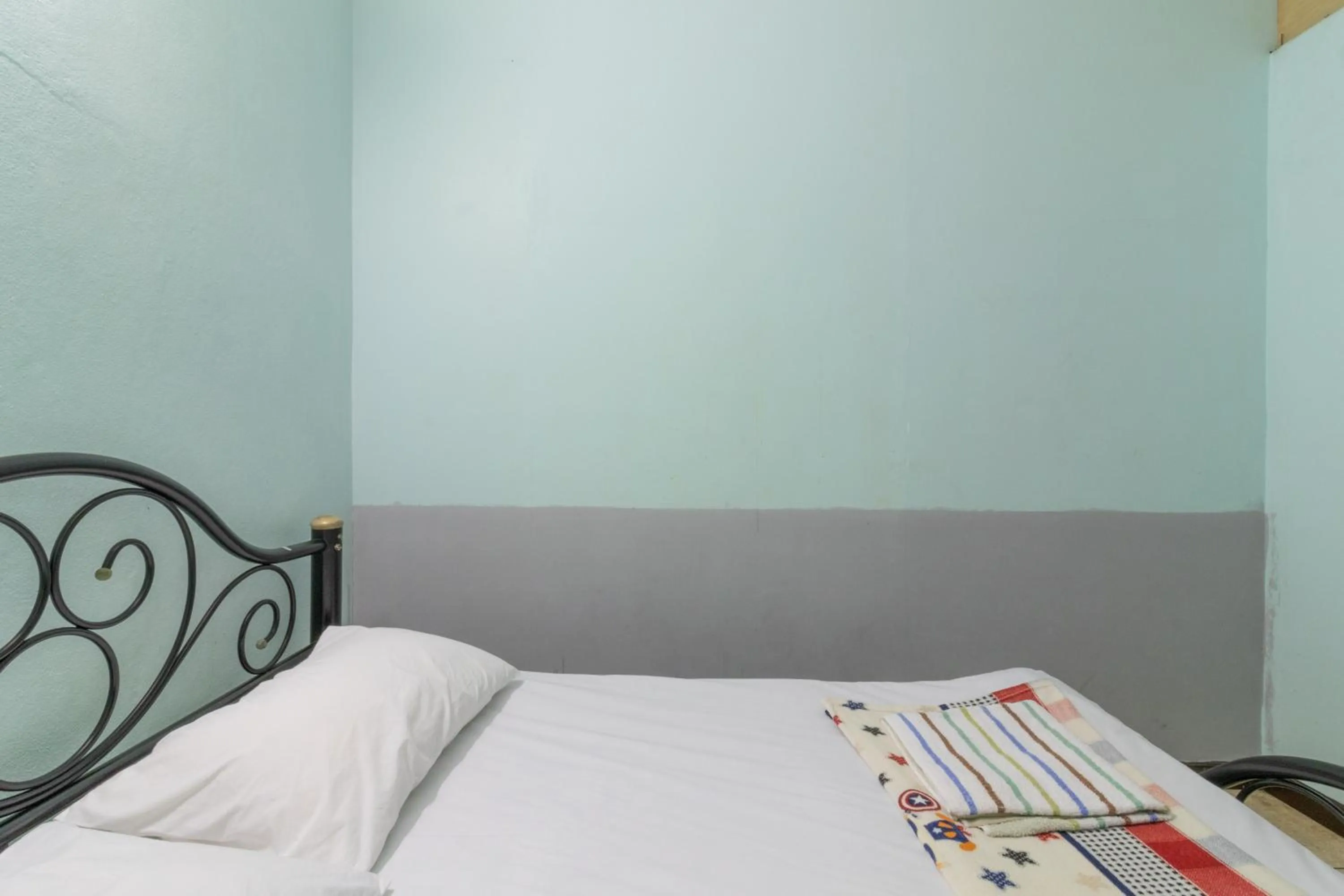 Bed in 7 Holder Guesthouse