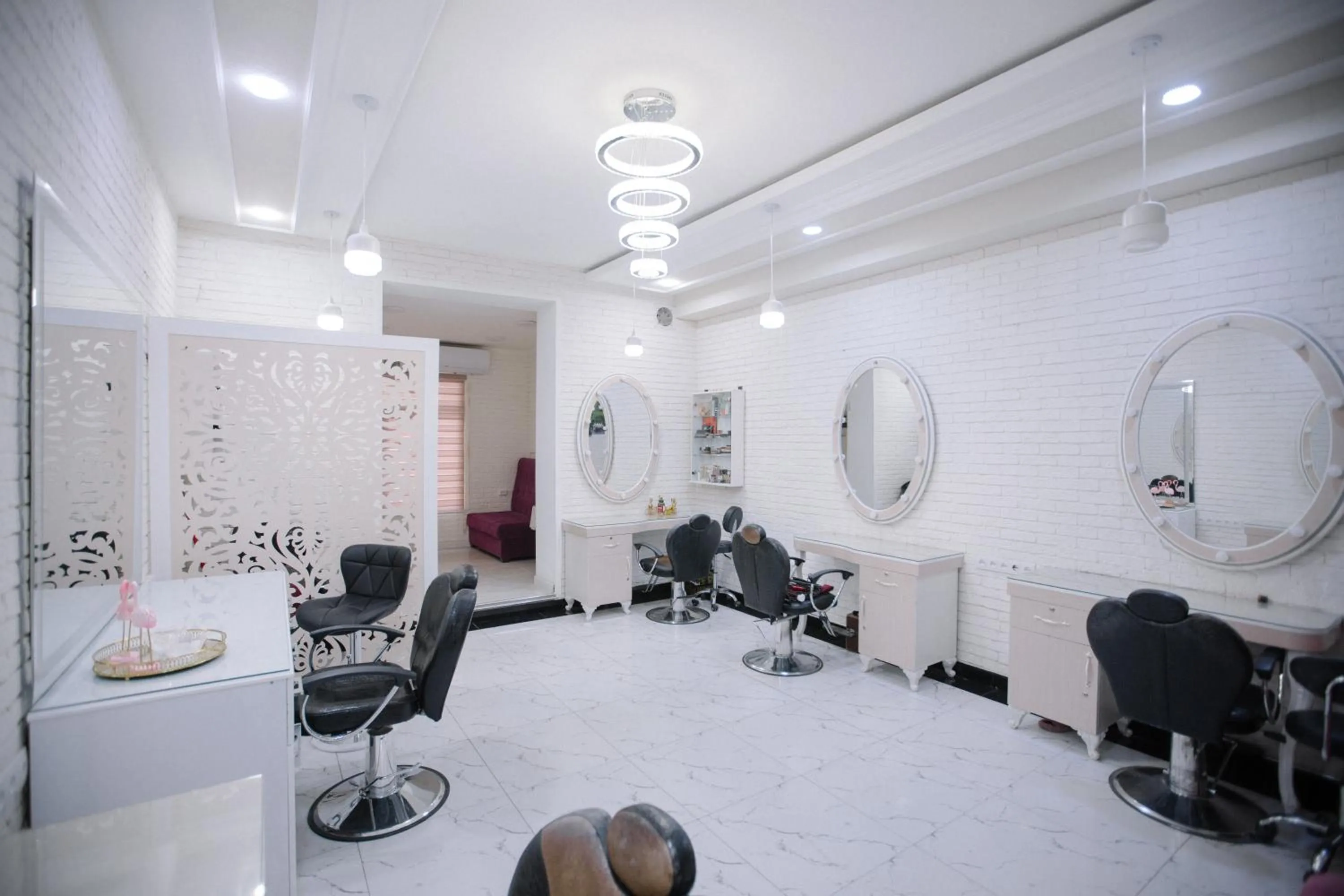 hair dresser in Dendi Plaza Hotel