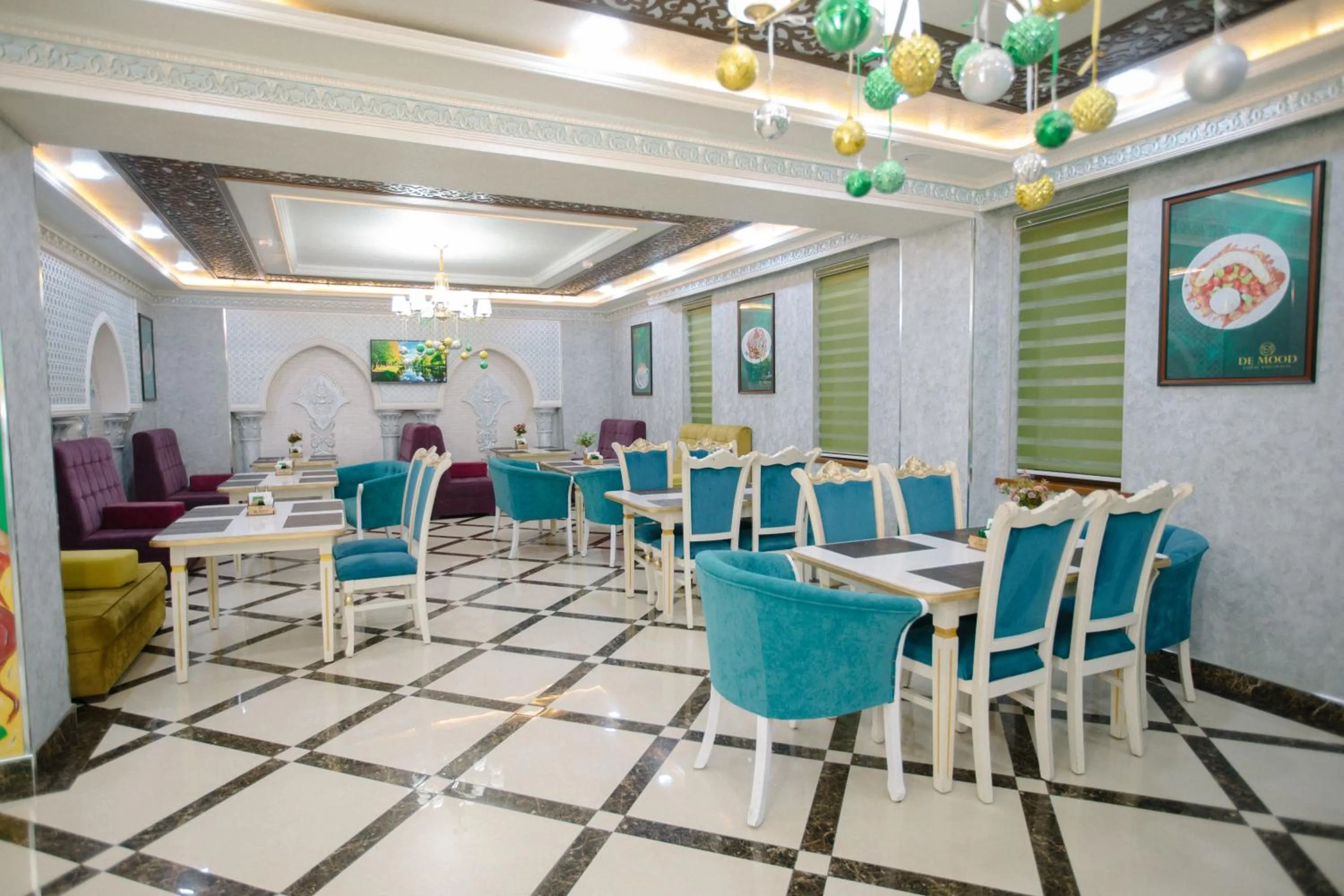 Restaurant/places to eat in Dendi Plaza Hotel
