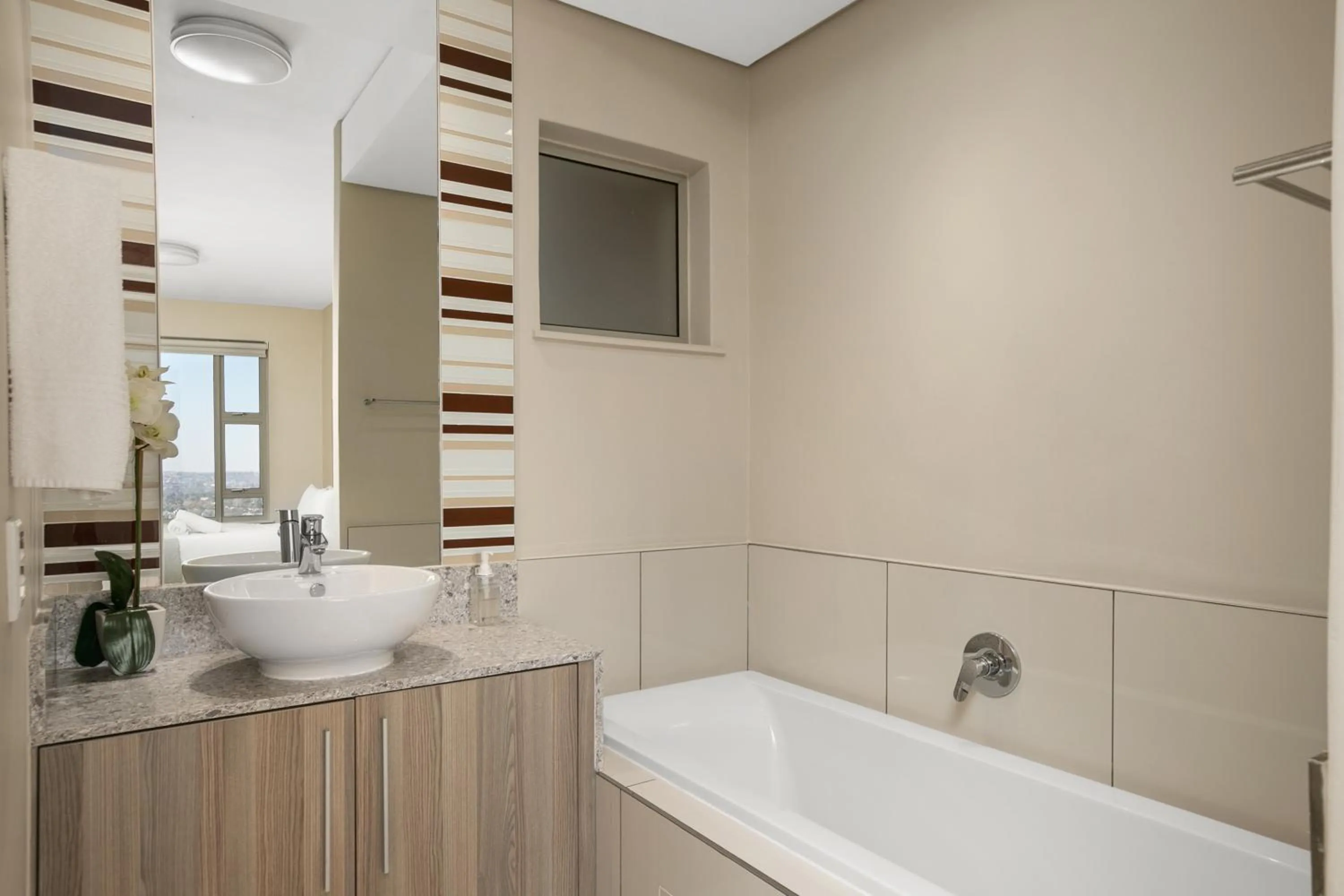 Bathroom in Easy Stay - The Tyrwhitt Rosebank