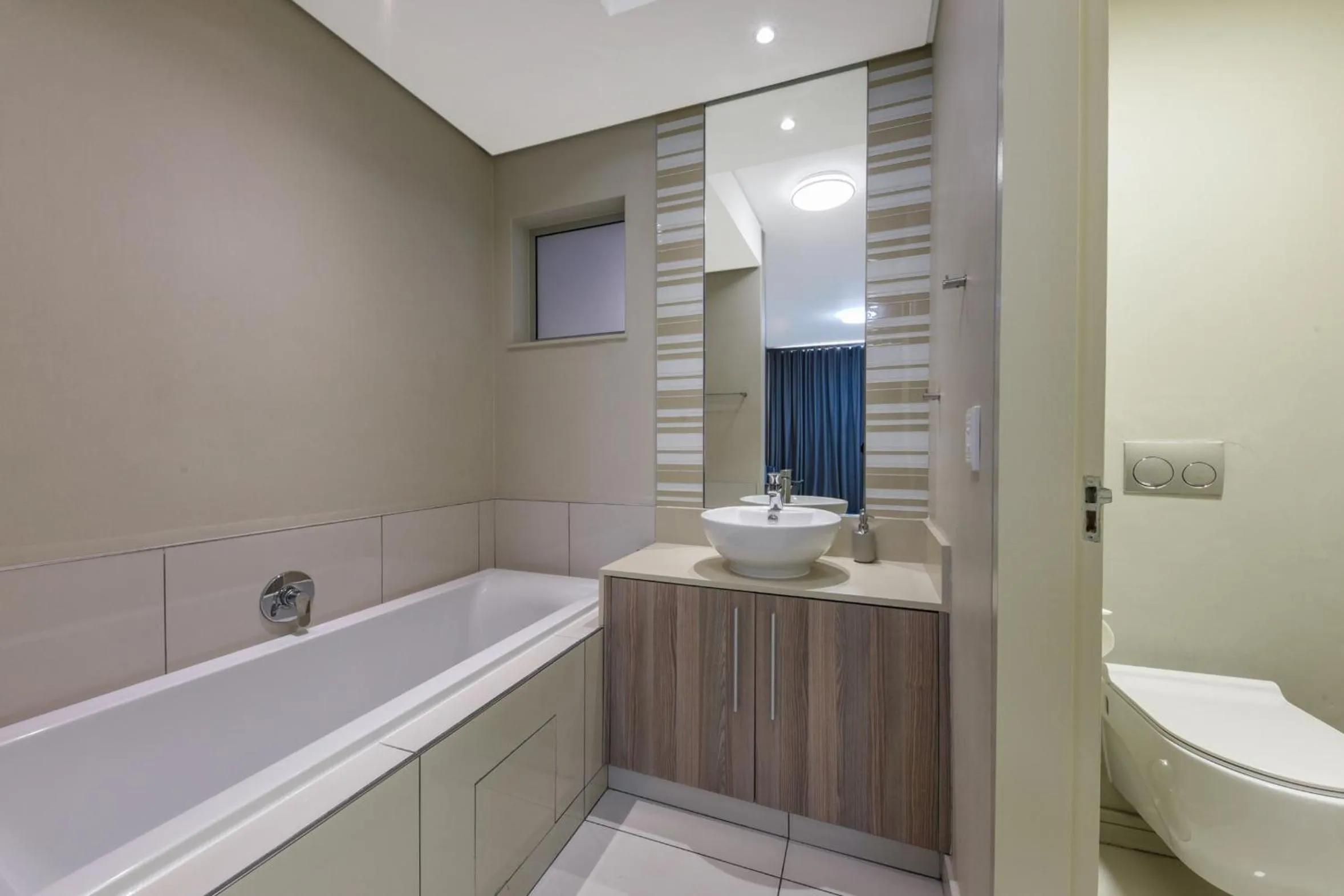 Bathroom in Easy Stay - The Tyrwhitt Rosebank