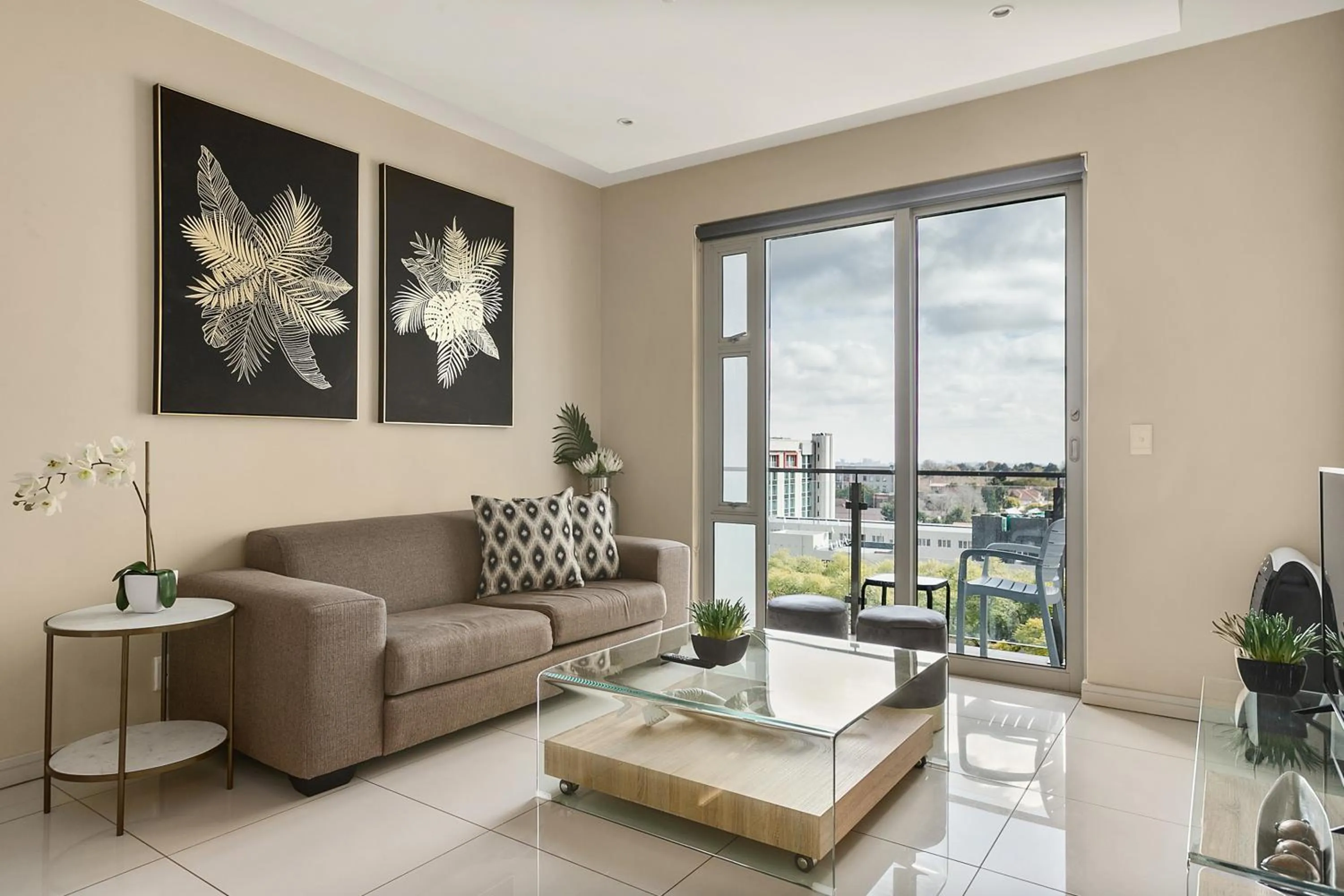 Living room in Easy Stay - The Tyrwhitt Rosebank