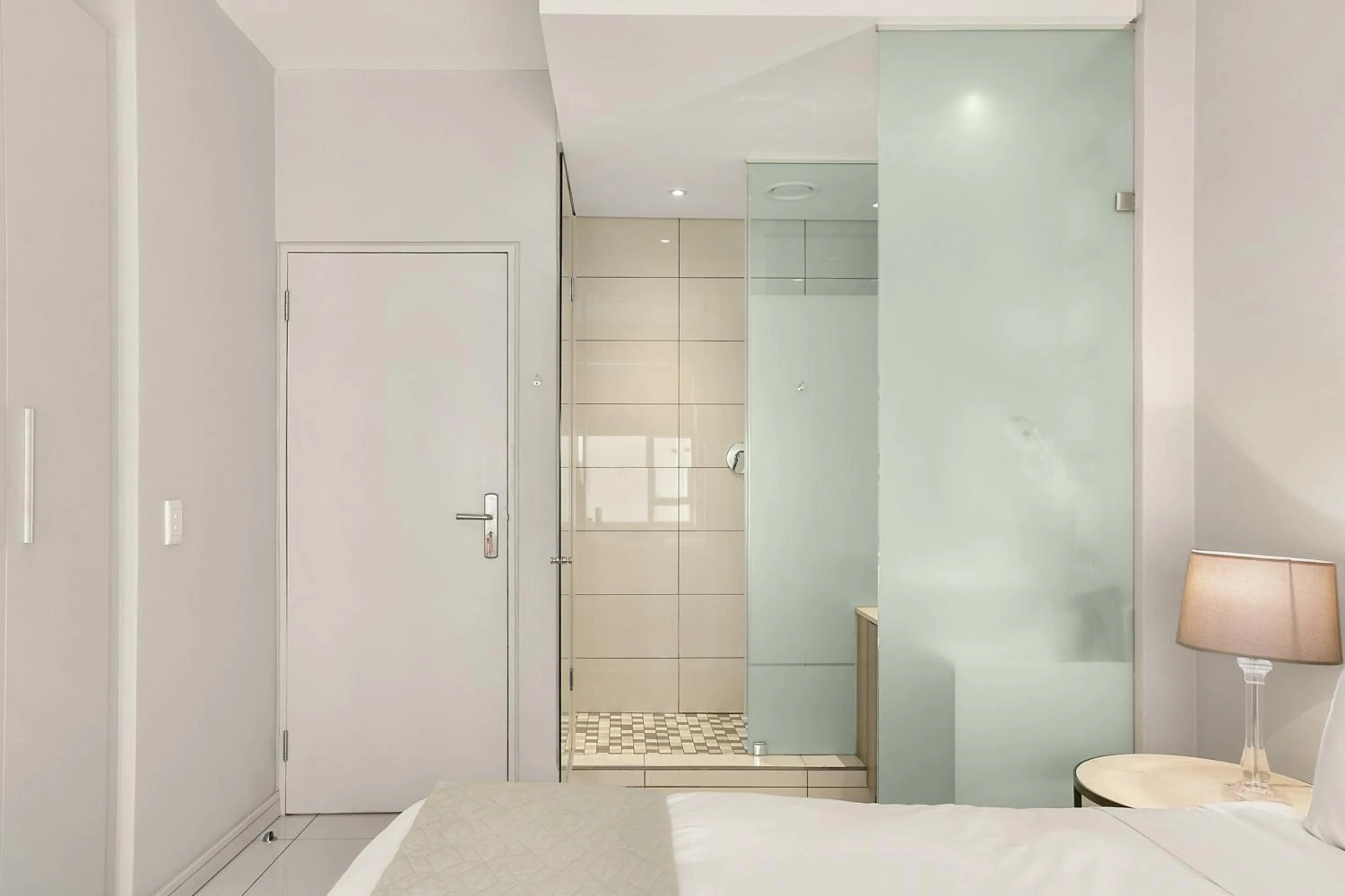 Bathroom in Easy Stay - The Tyrwhitt Rosebank
