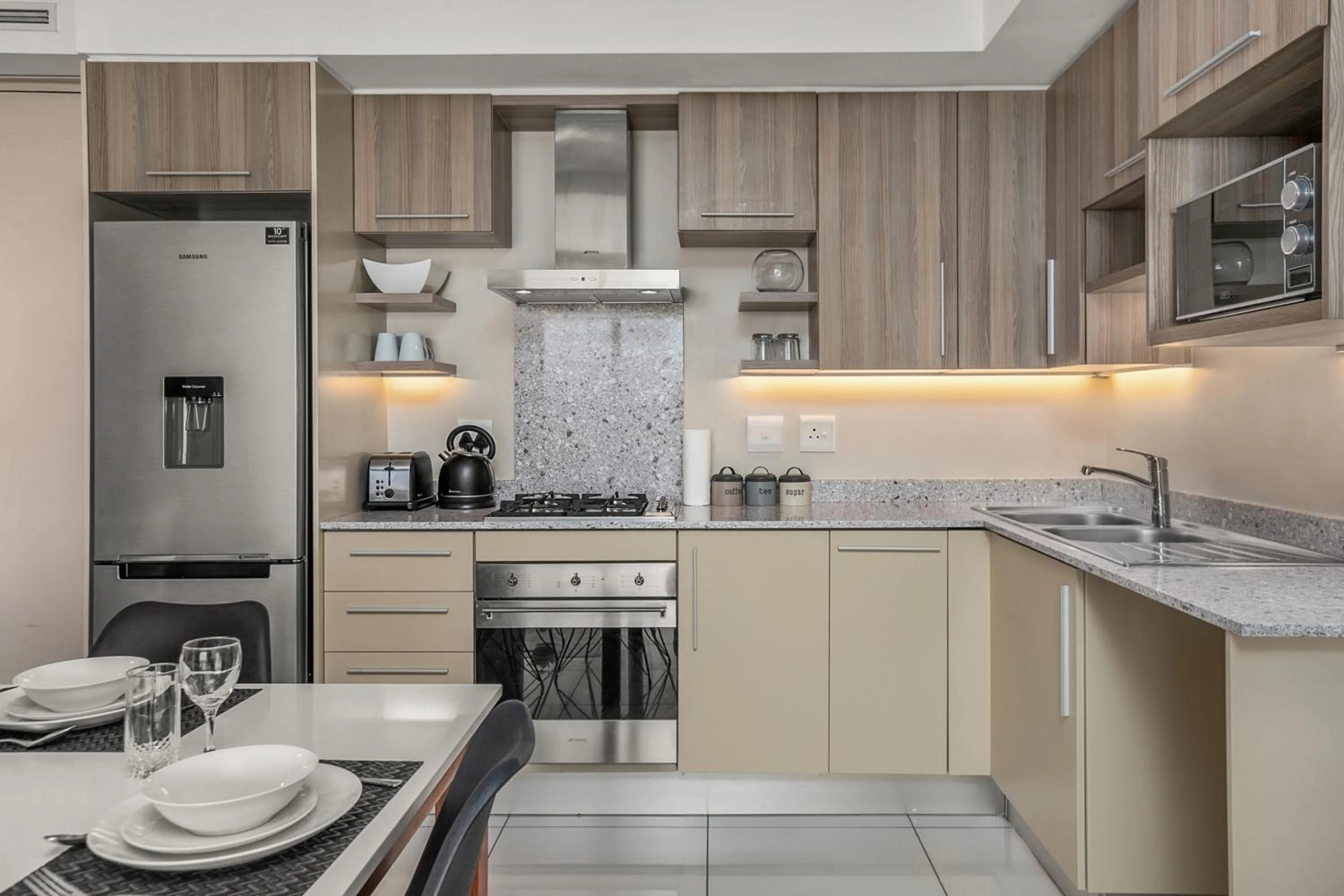 Kitchen or kitchenette in Easy Stay - The Tyrwhitt Rosebank