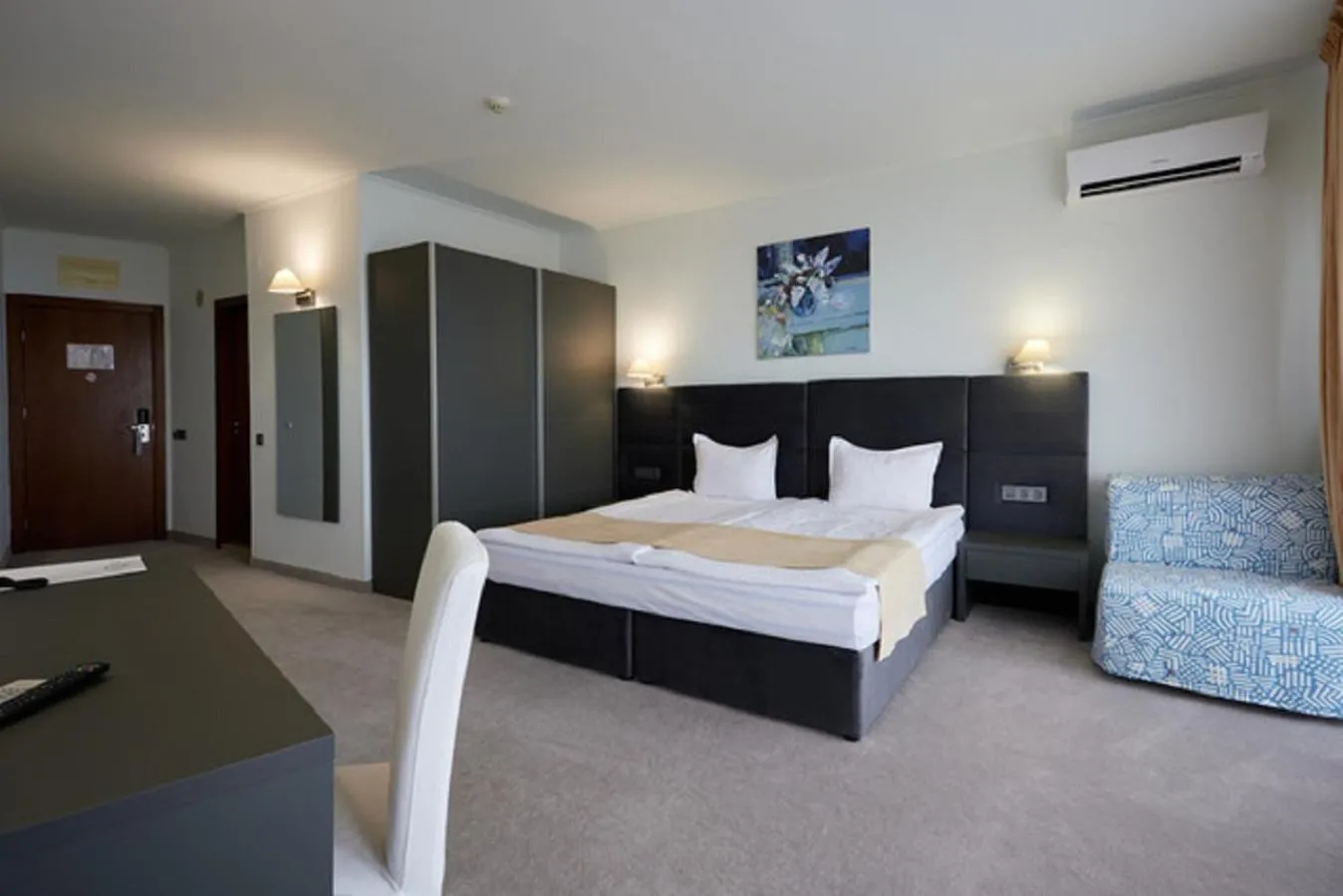 Bedroom, Bed in Hotel Continental