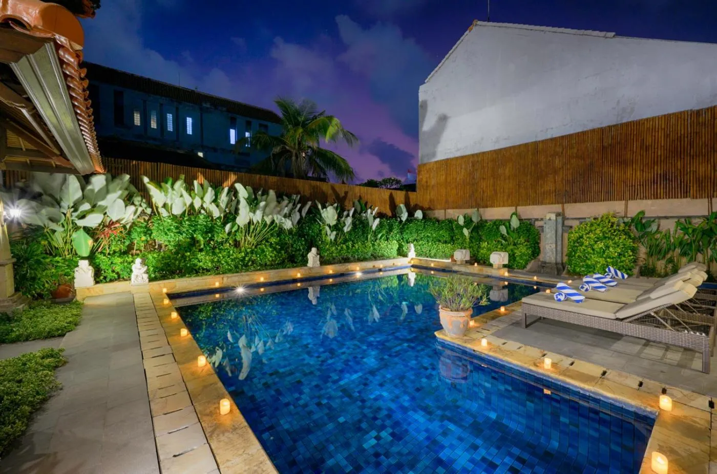 Swimming pool in Villa Deh Simba at Oberoi