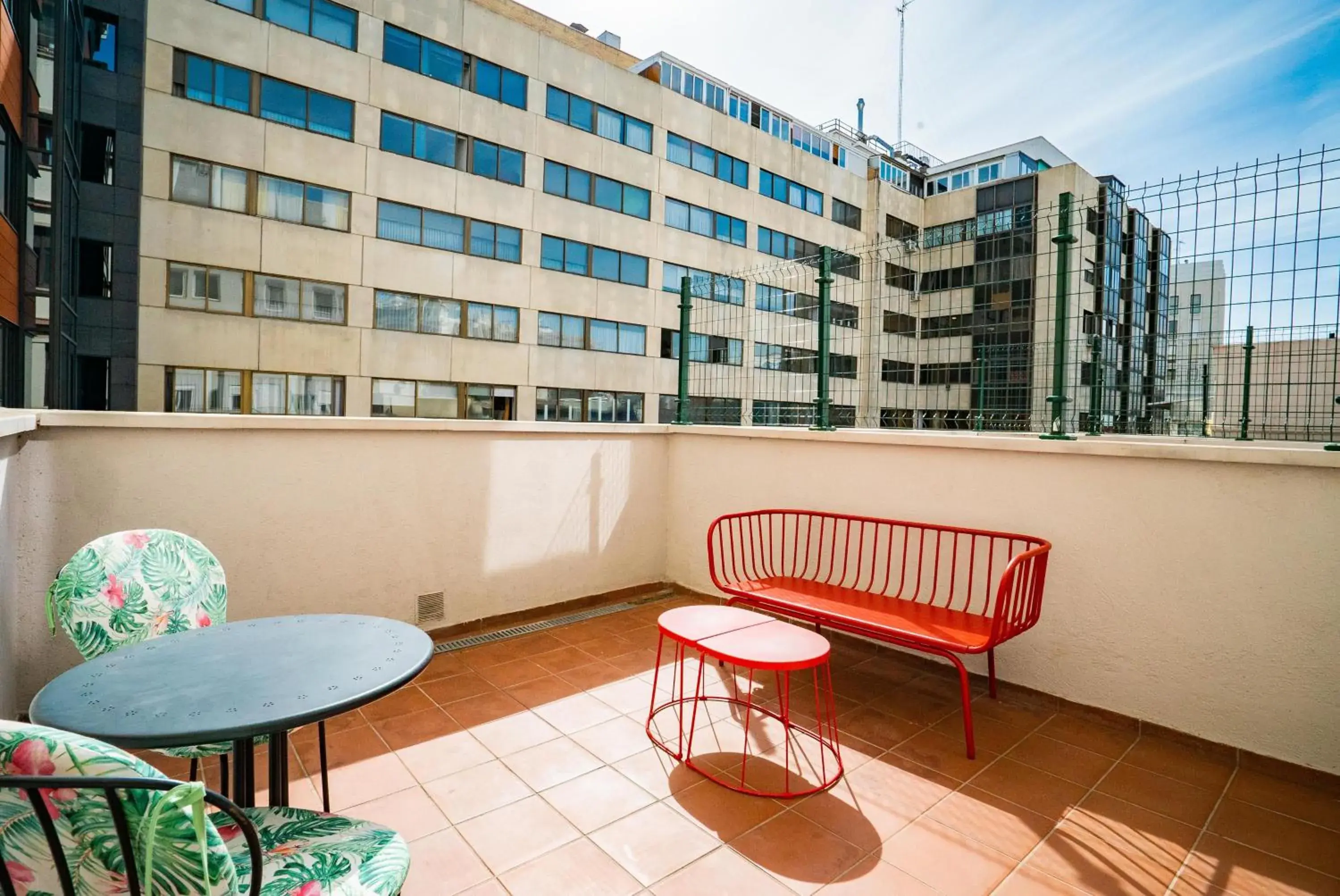 Studio with Terrace in Smartr Madrid Gran Via 47 Studio with Terrace in Smartr Madrid Gran Via 47