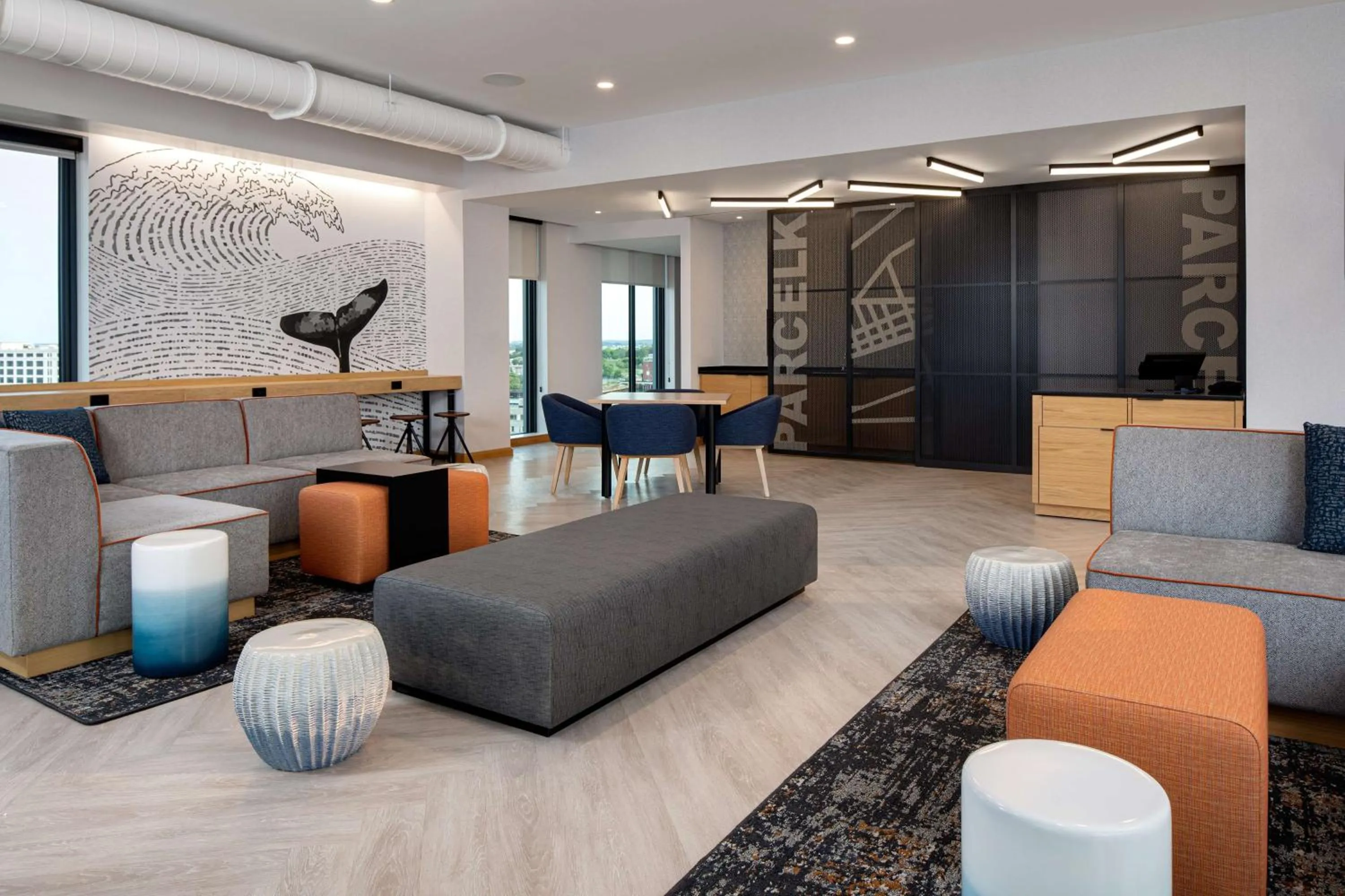 Lounge or bar in Hyatt Place Boston/Seaport District