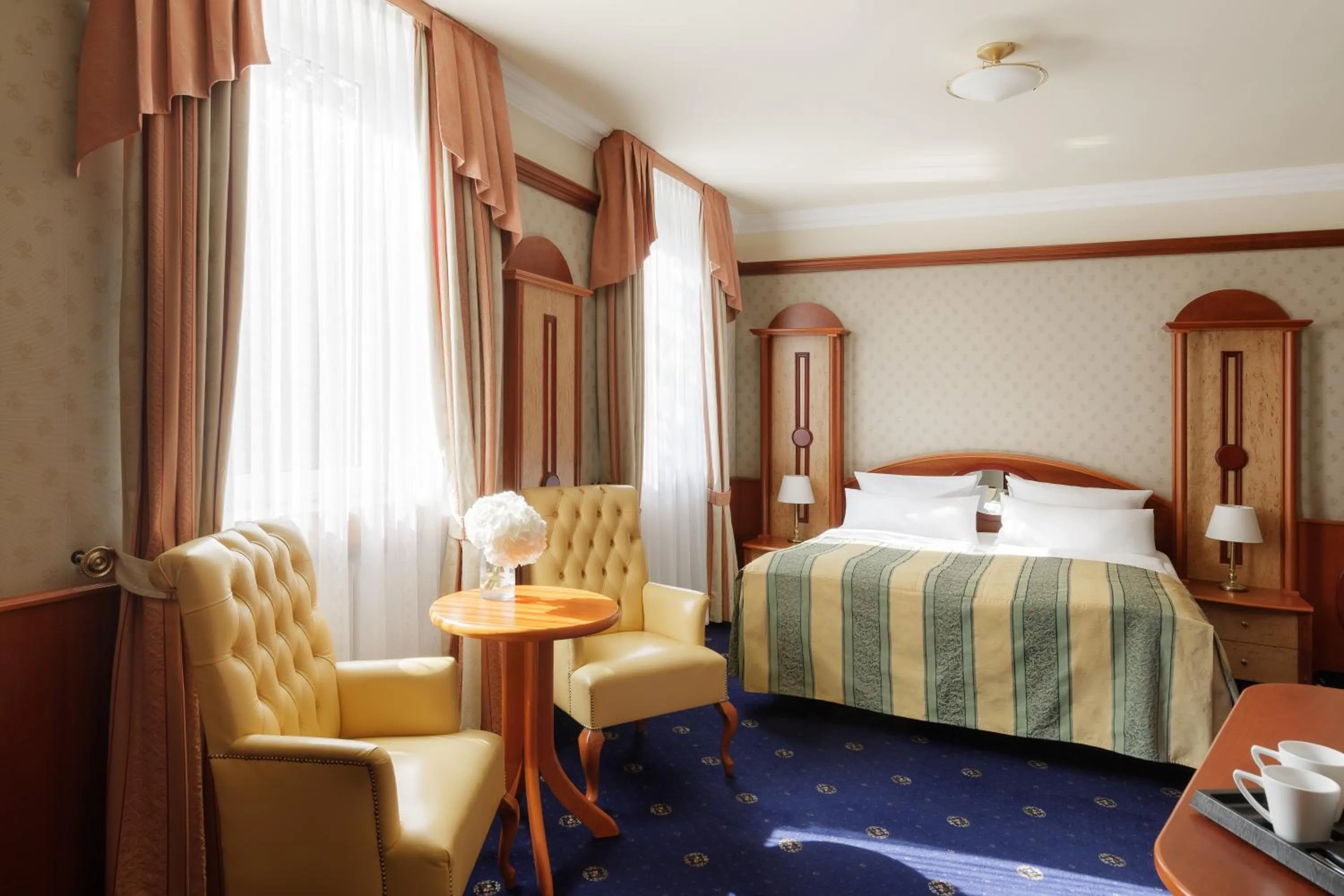 Bedroom, Bed in Hotel Fürstenhof Bad Bertrich