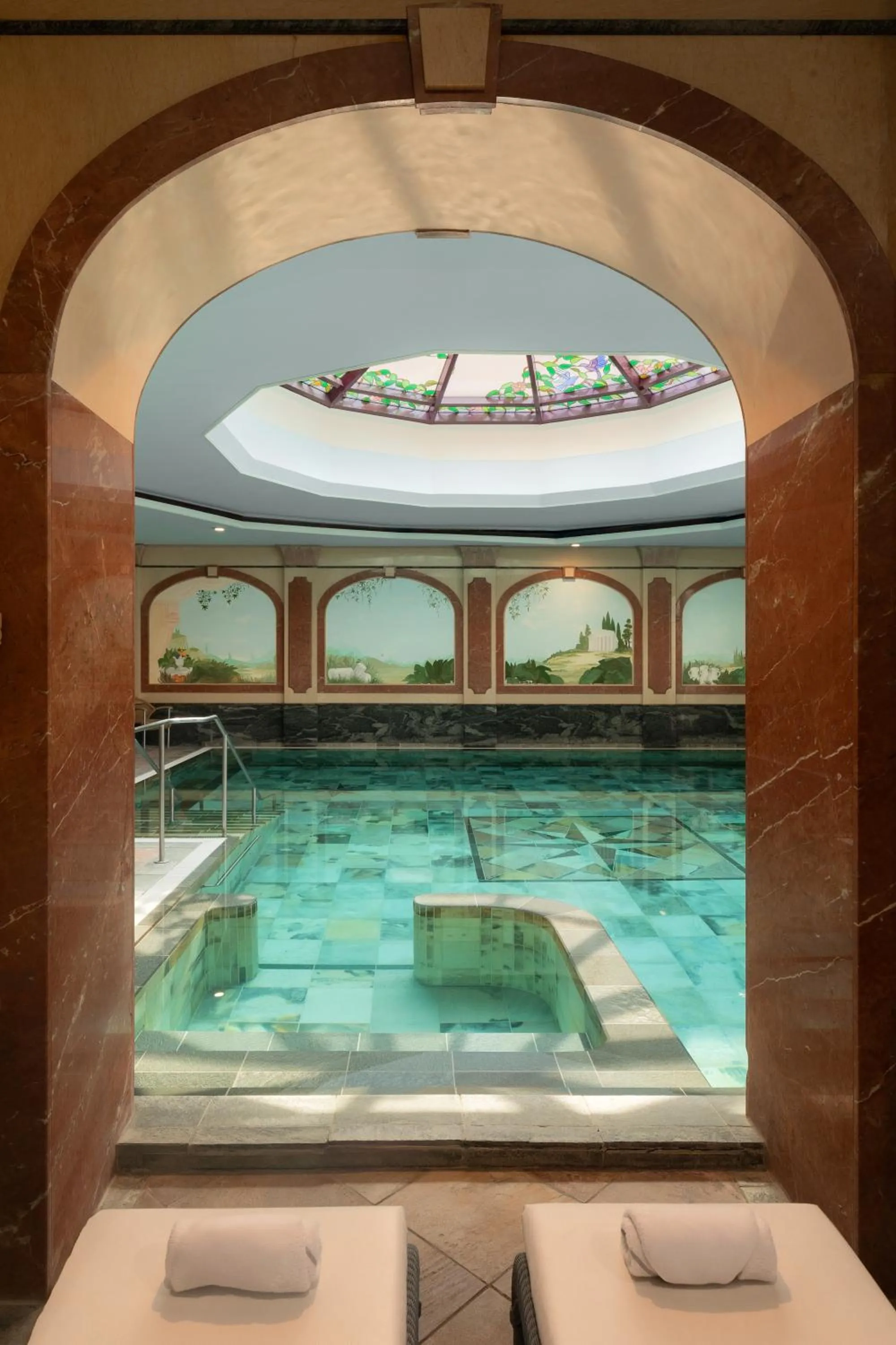 Swimming pool in Hotel Fürstenhof Bad Bertrich