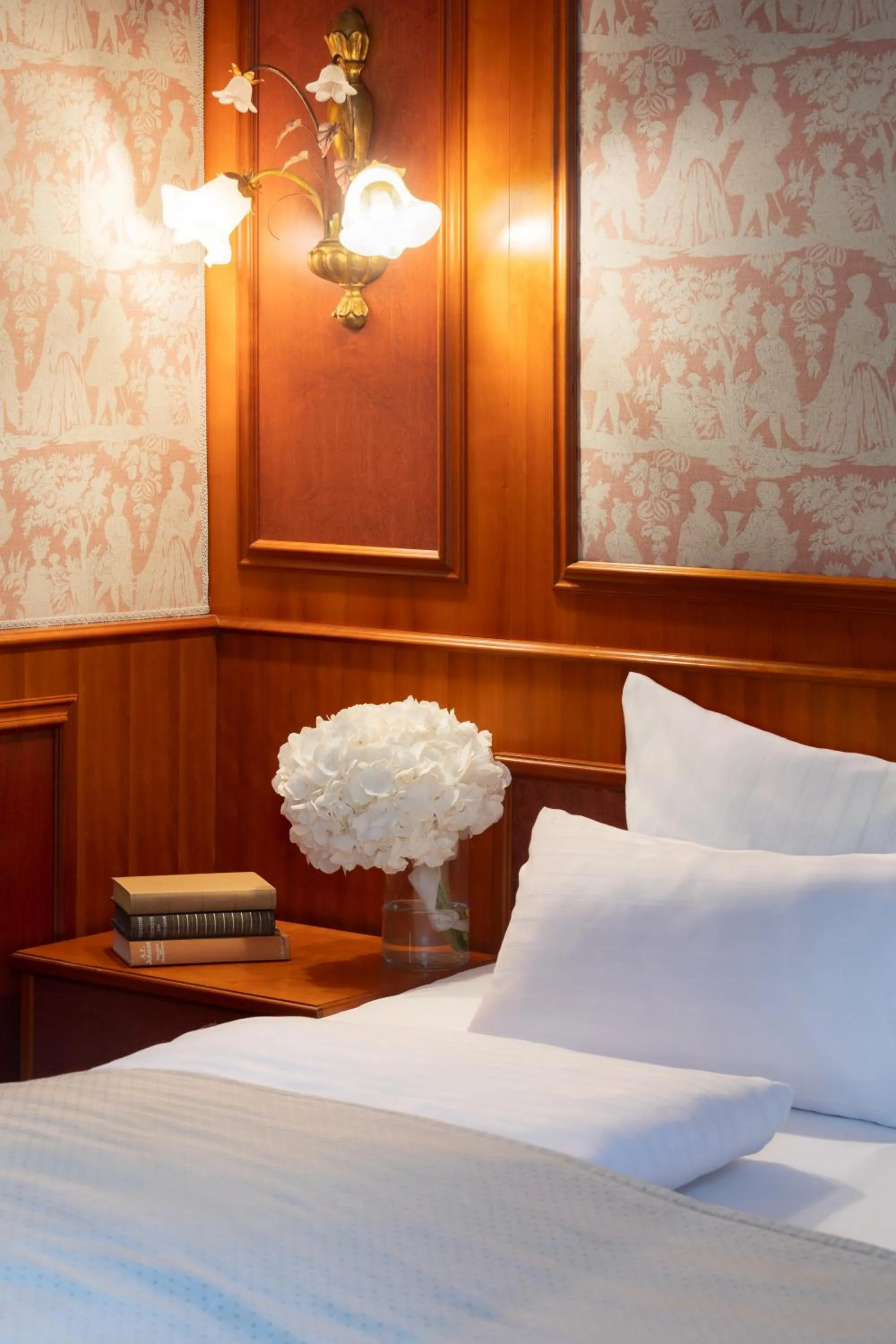 Bed in Hotel Fürstenhof Bad Bertrich