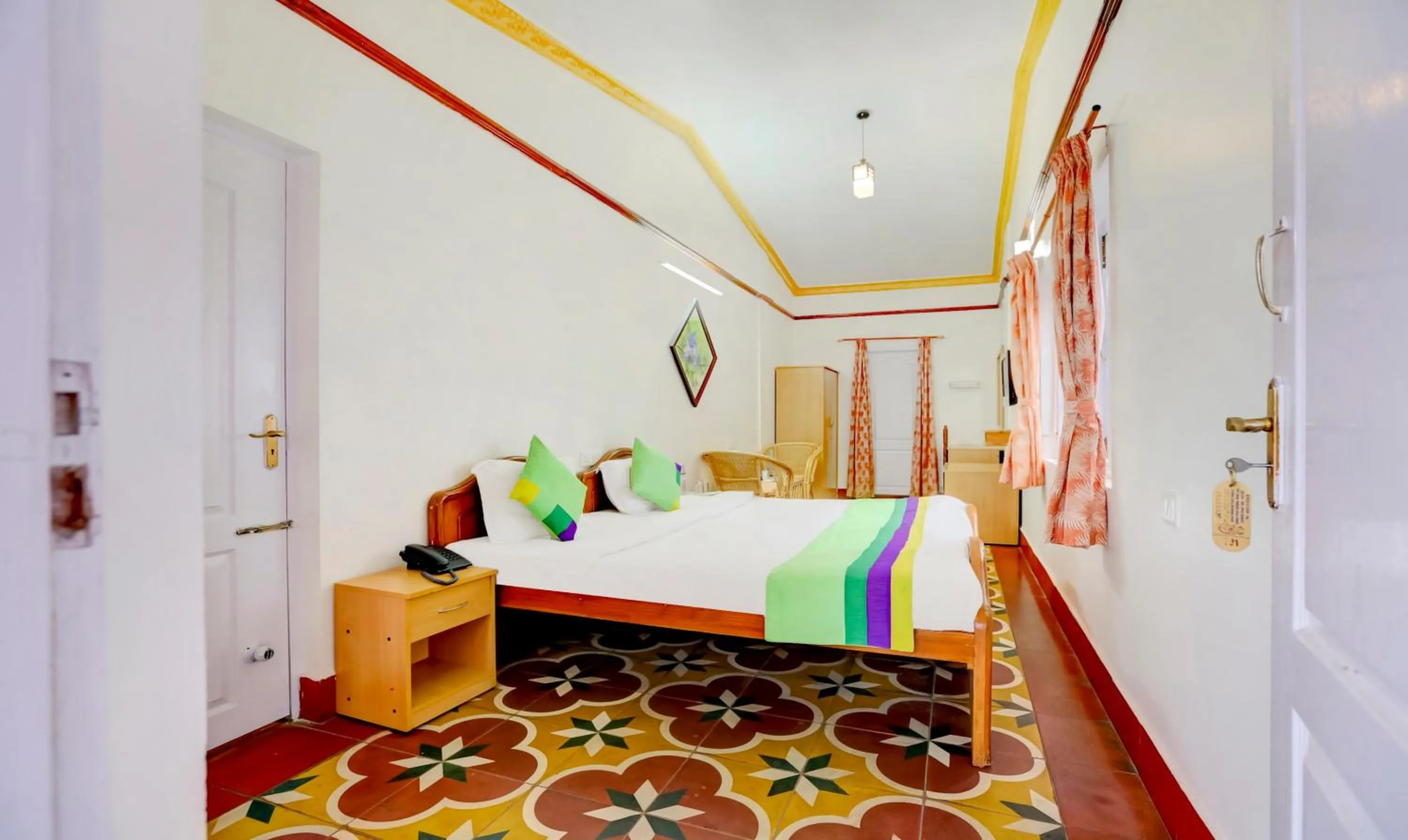 Bedroom, Bed in Treebo Atithi Bhavan, 1 Km From Ooty Lake