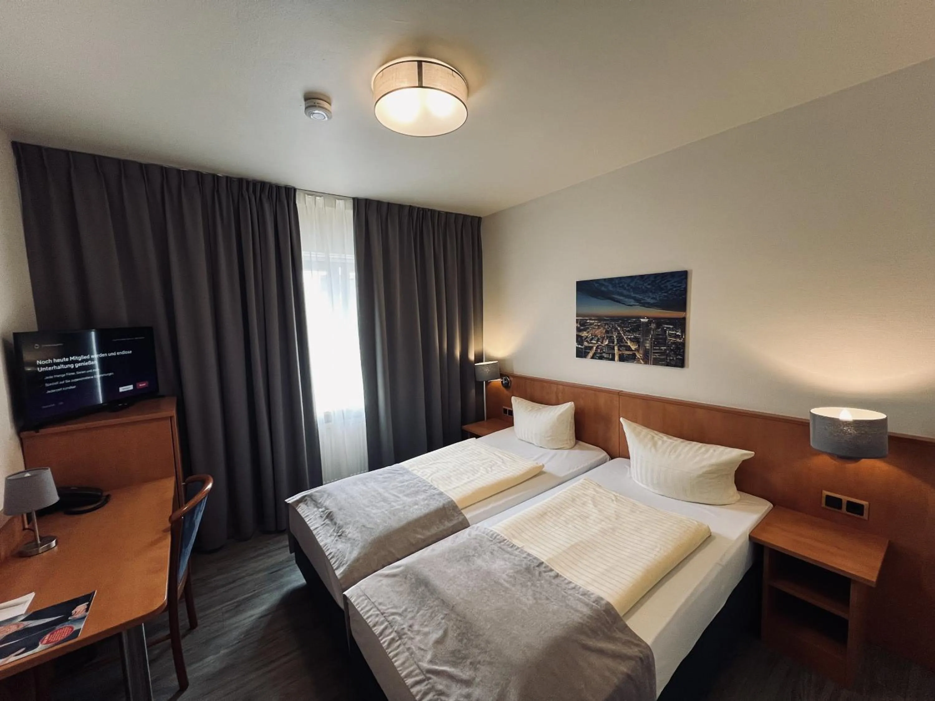 Bedroom, Bed in Hotel Niederräder Hof