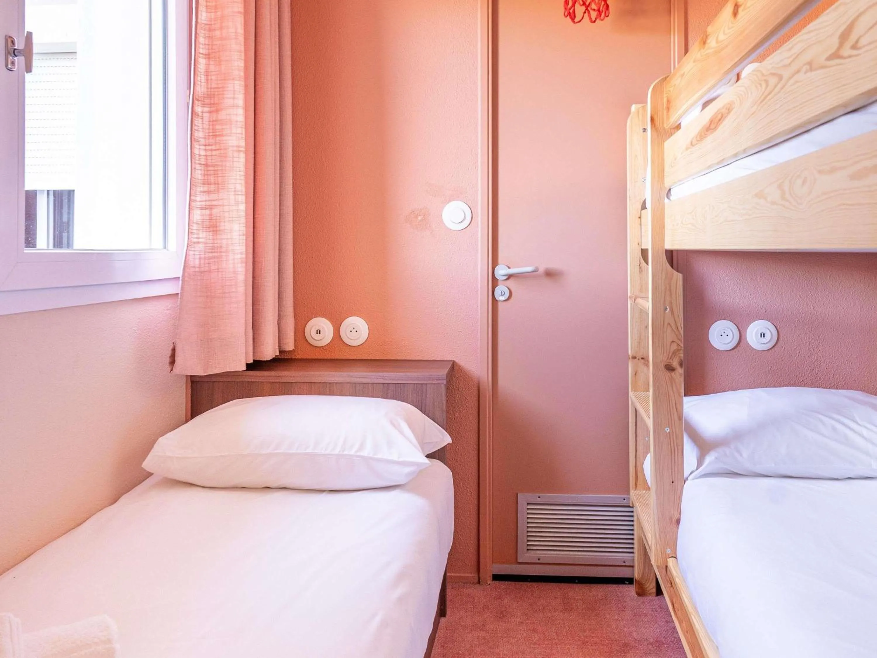 Bedroom, Bed in greet hôtel Pont du Gard - Route d'Avignon